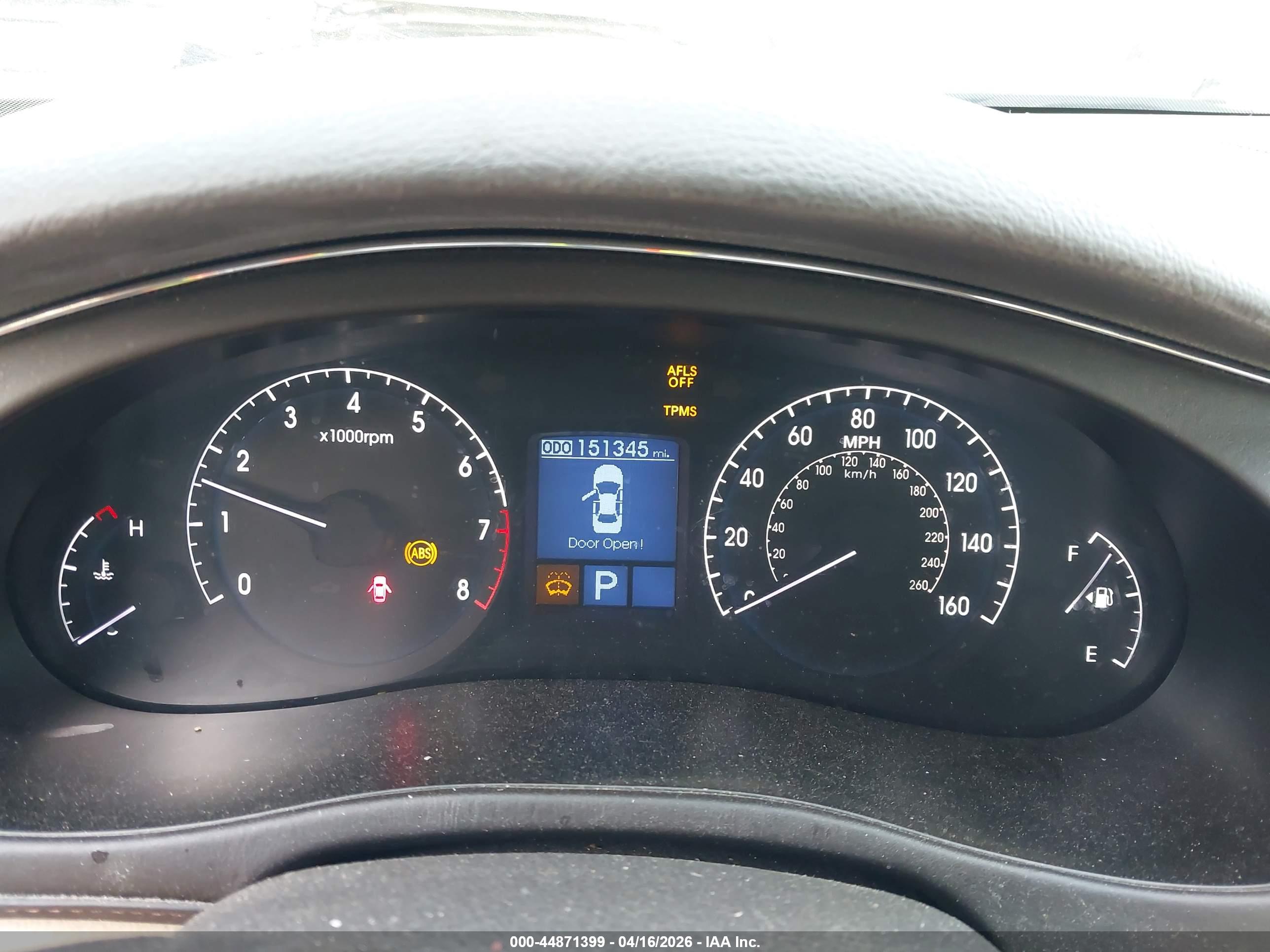 HYUNDAI GENESIS image 7