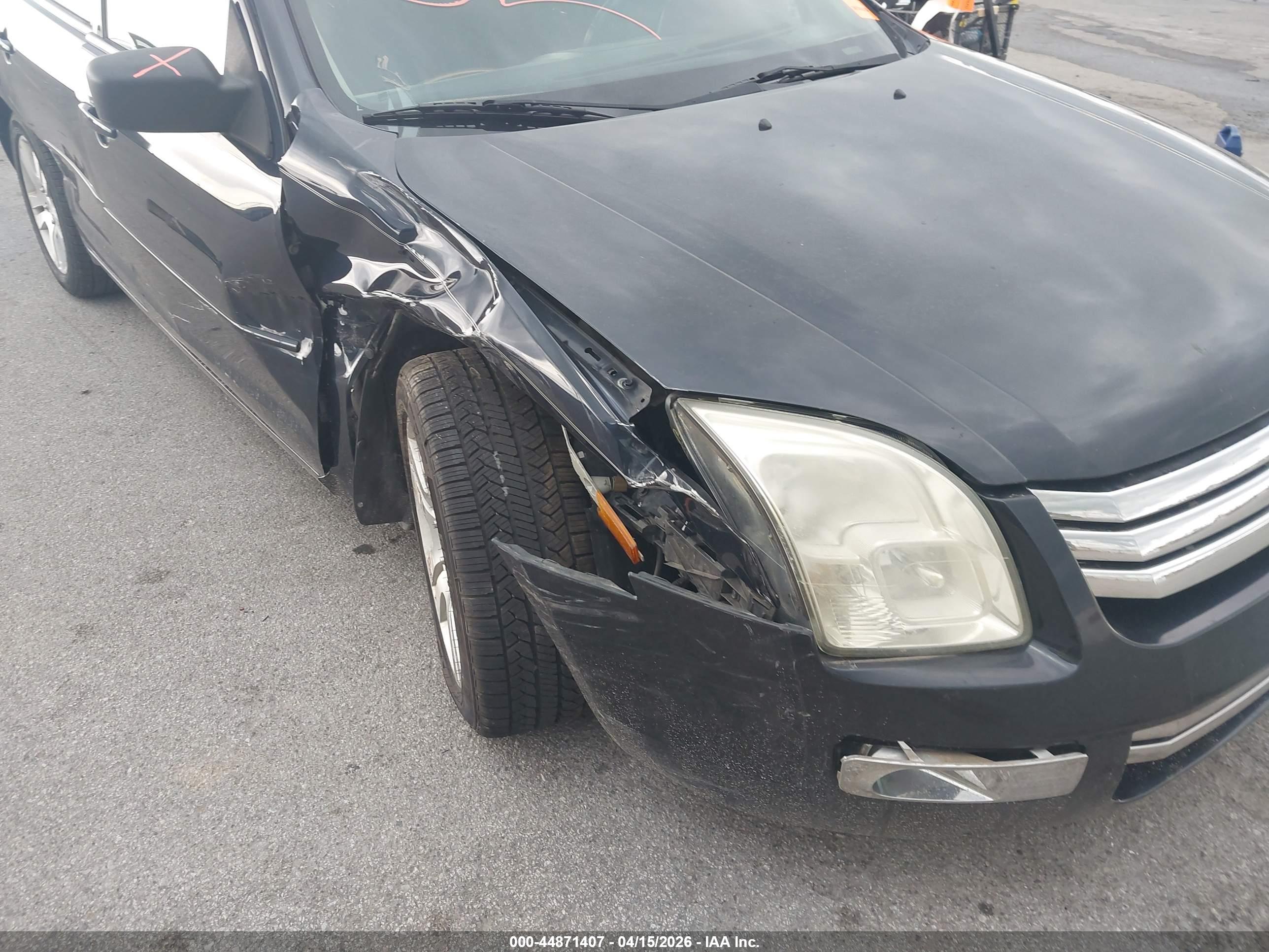 FORD FUSION image 6