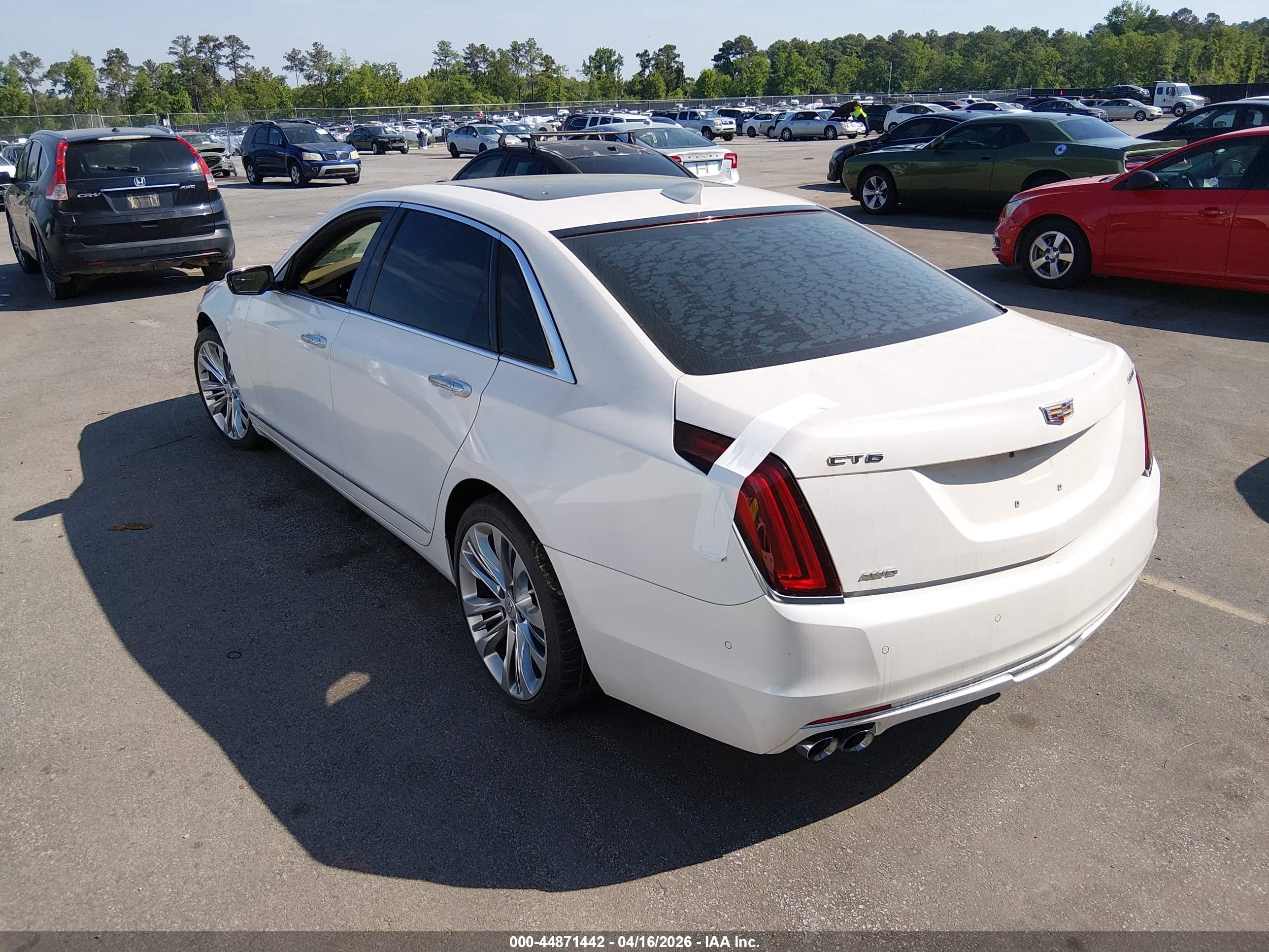 CADILLAC CT6 image 3