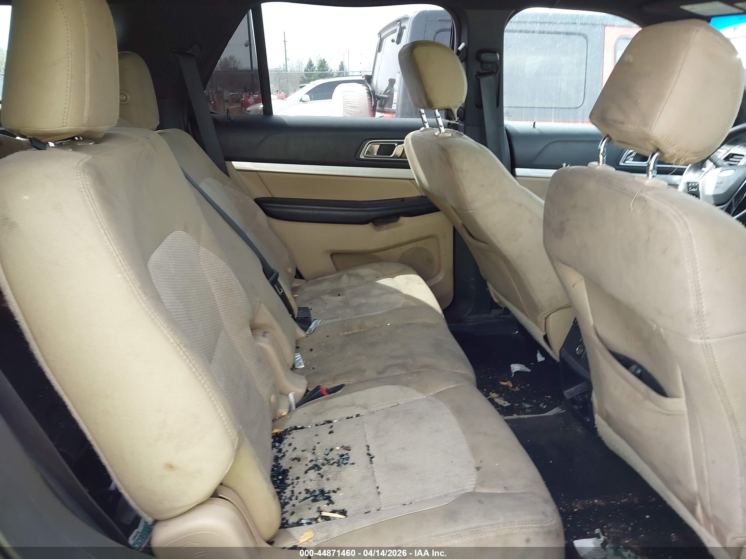 FORD EXPLORER image 8