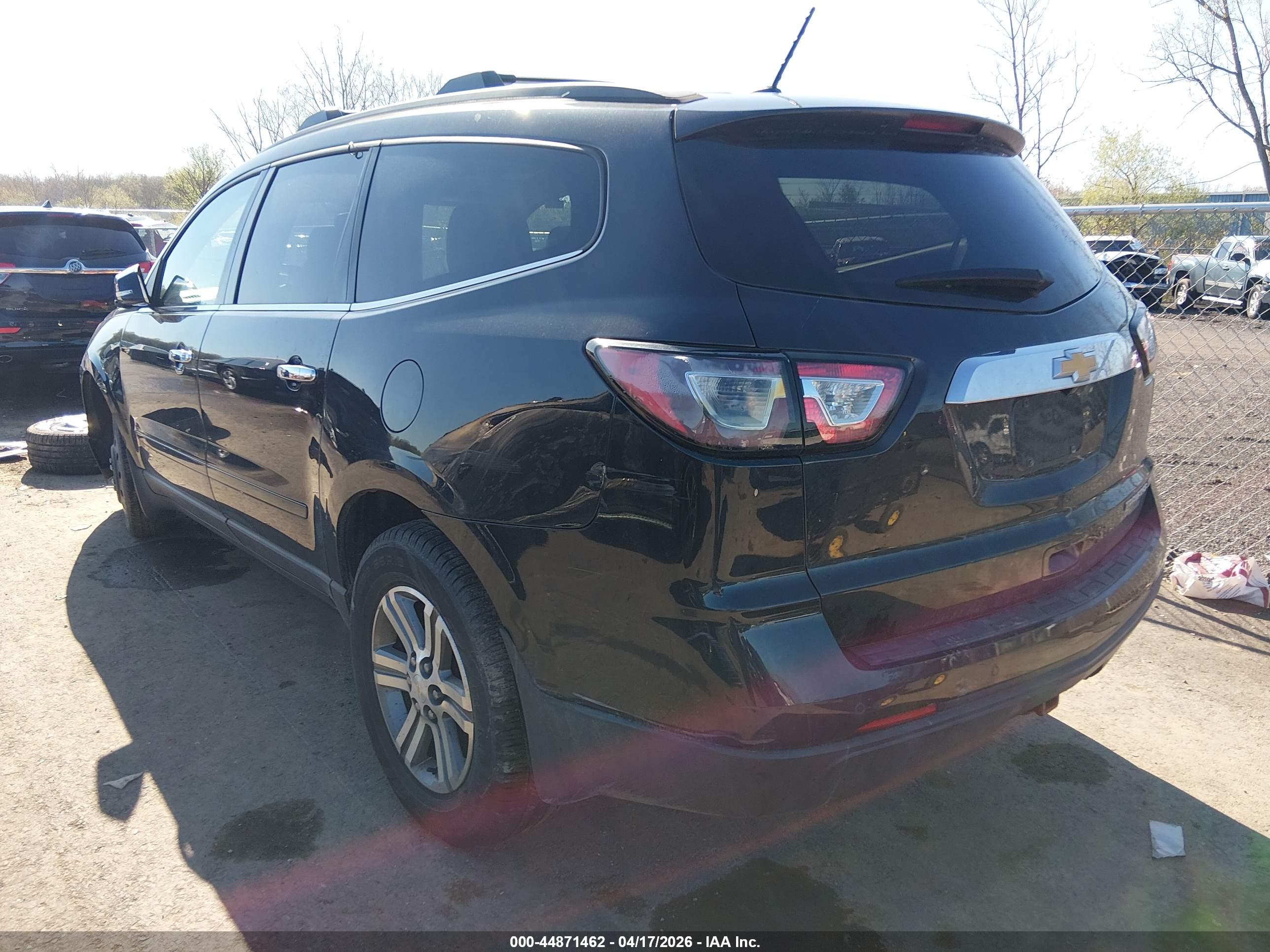 CHEVROLET TRAVERSE image 3