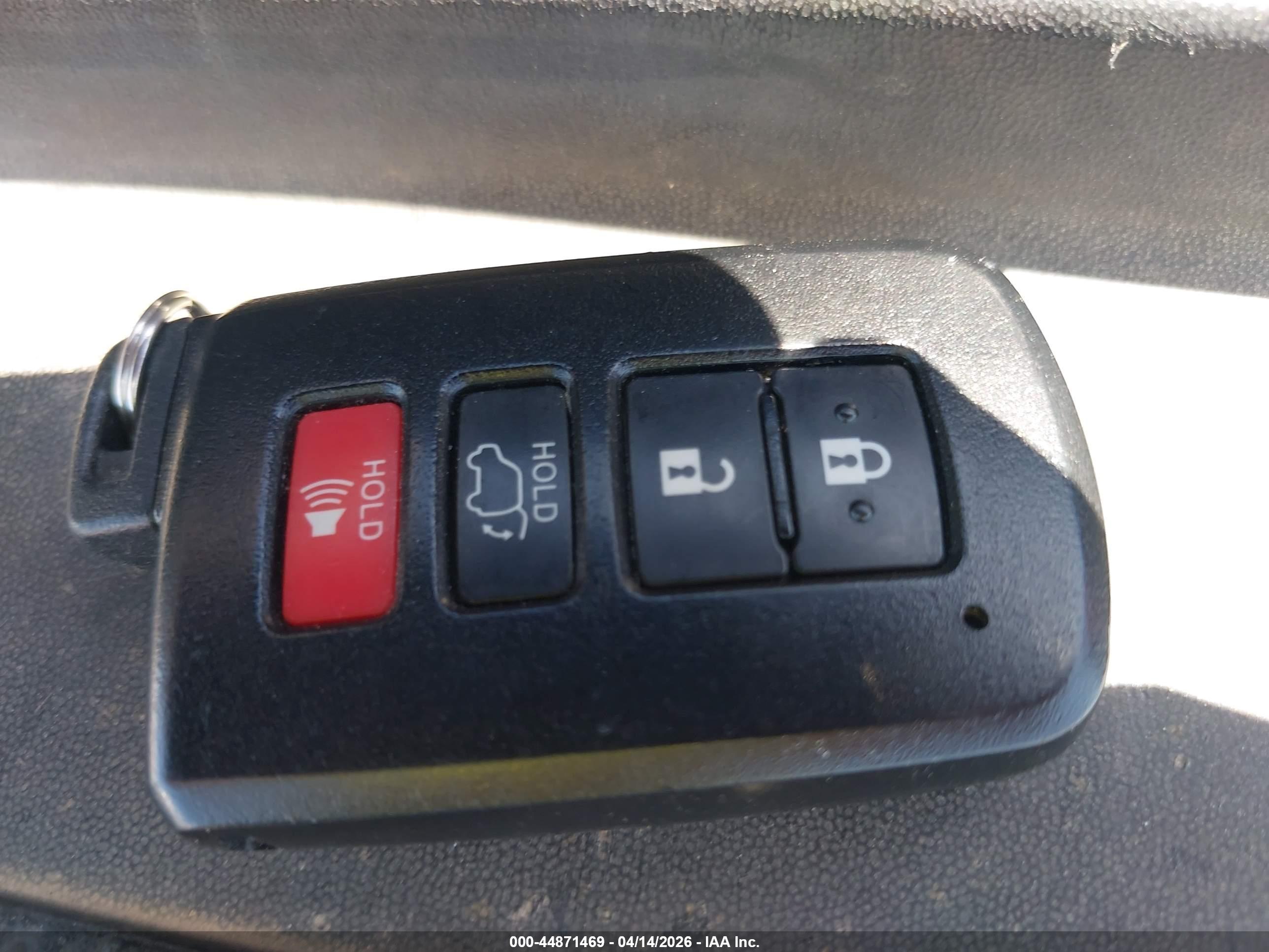 TOYOTA RAV4 image 11