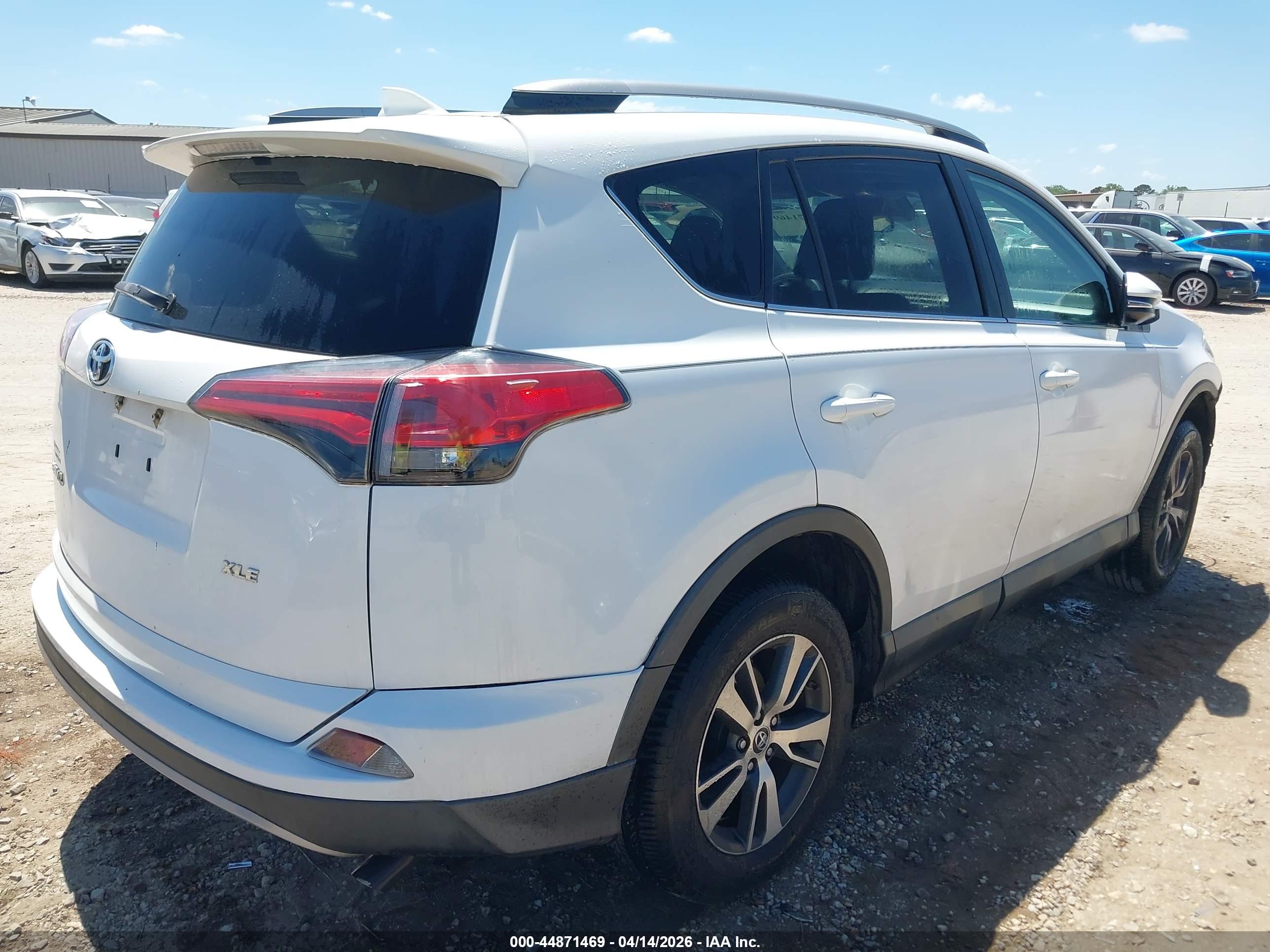 TOYOTA RAV4 image 4