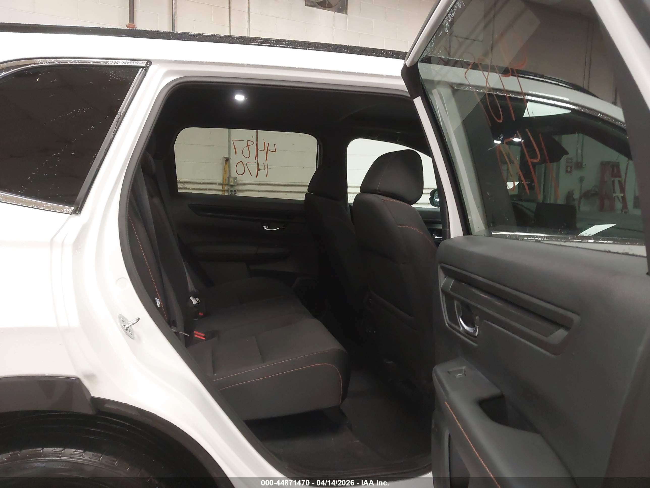 HONDA CR-V image 8