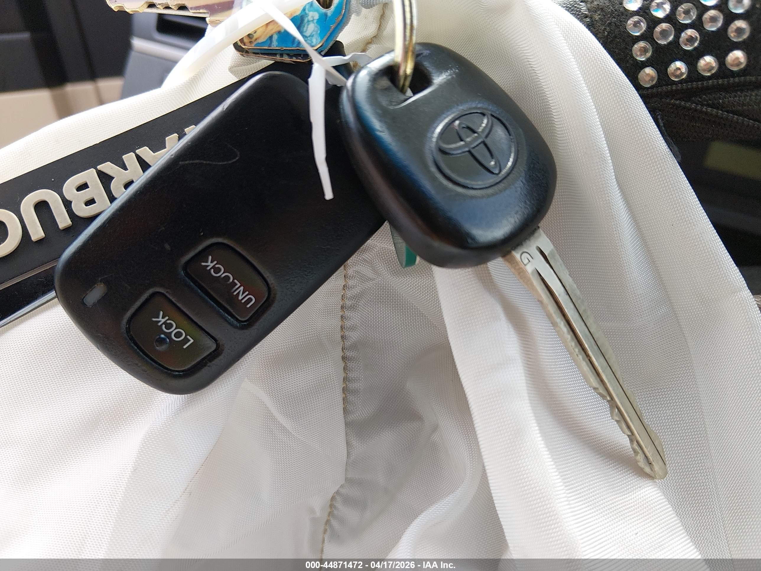 TOYOTA CAMRY image 11