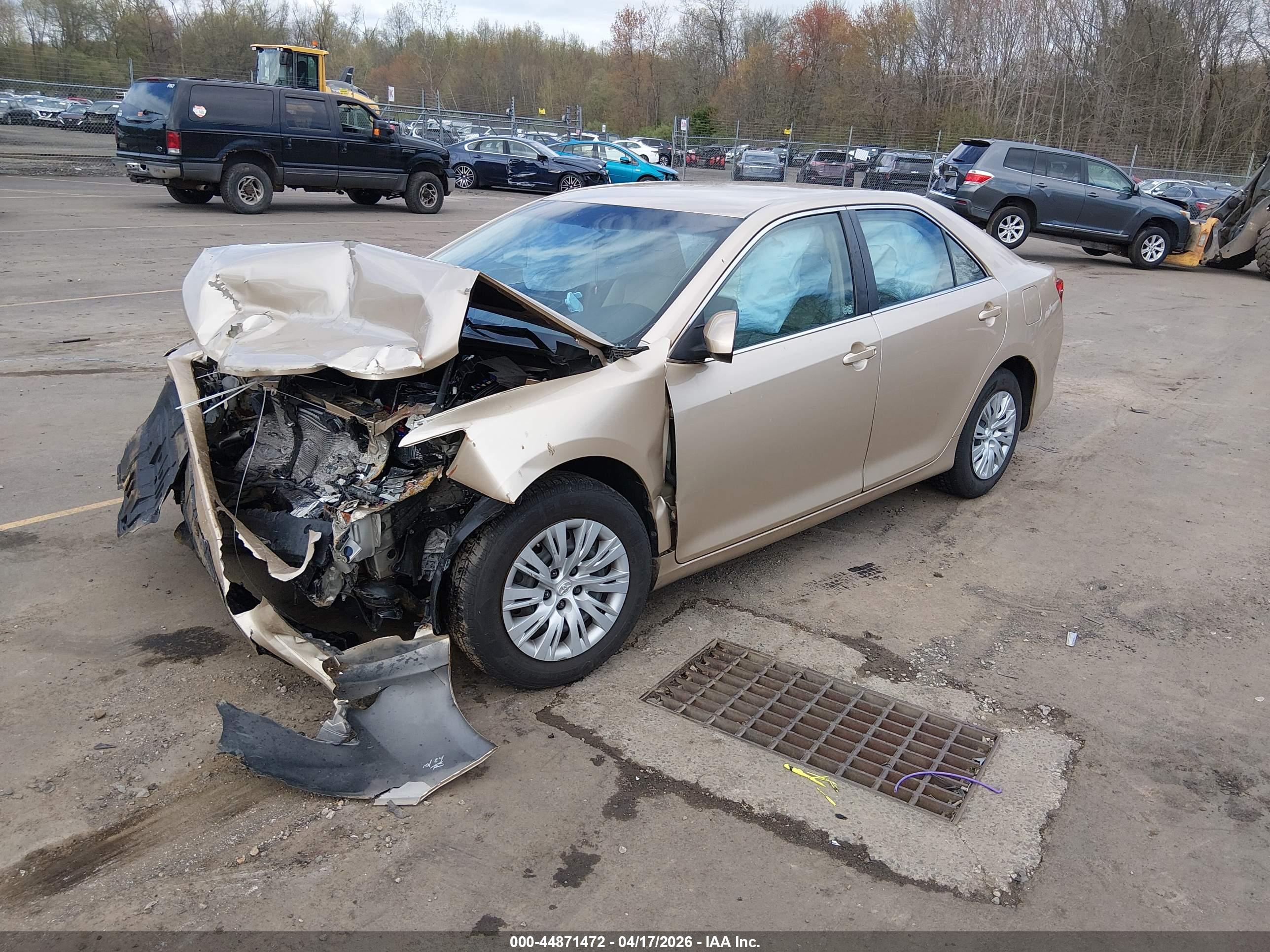 TOYOTA CAMRY image 2