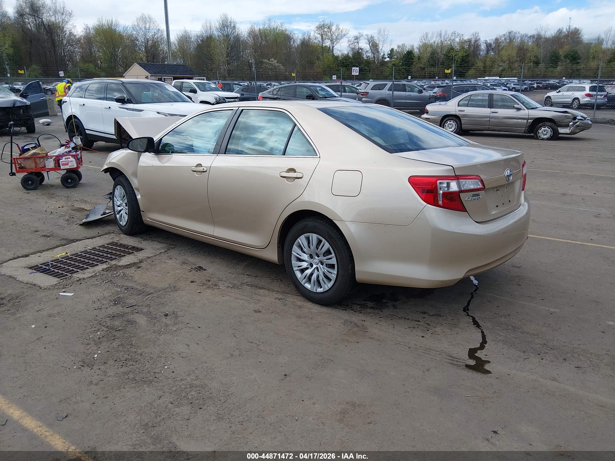 TOYOTA CAMRY image 3