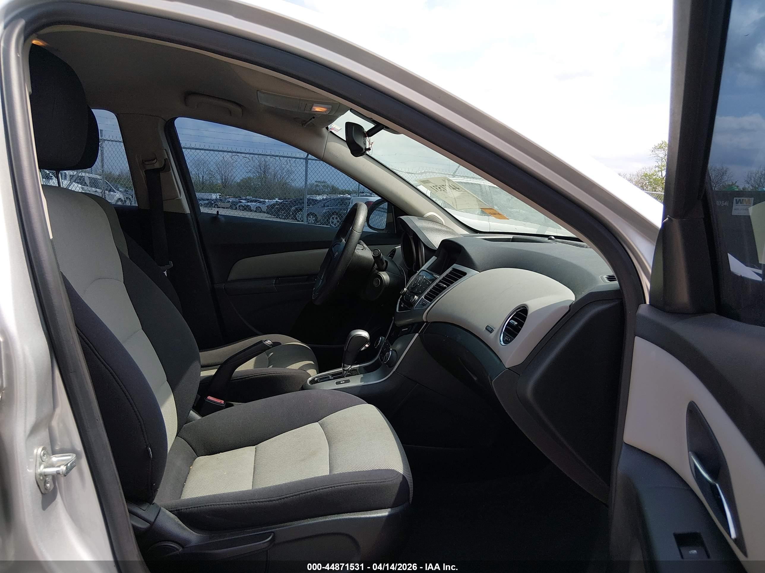 CHEVROLET CRUZE image 5