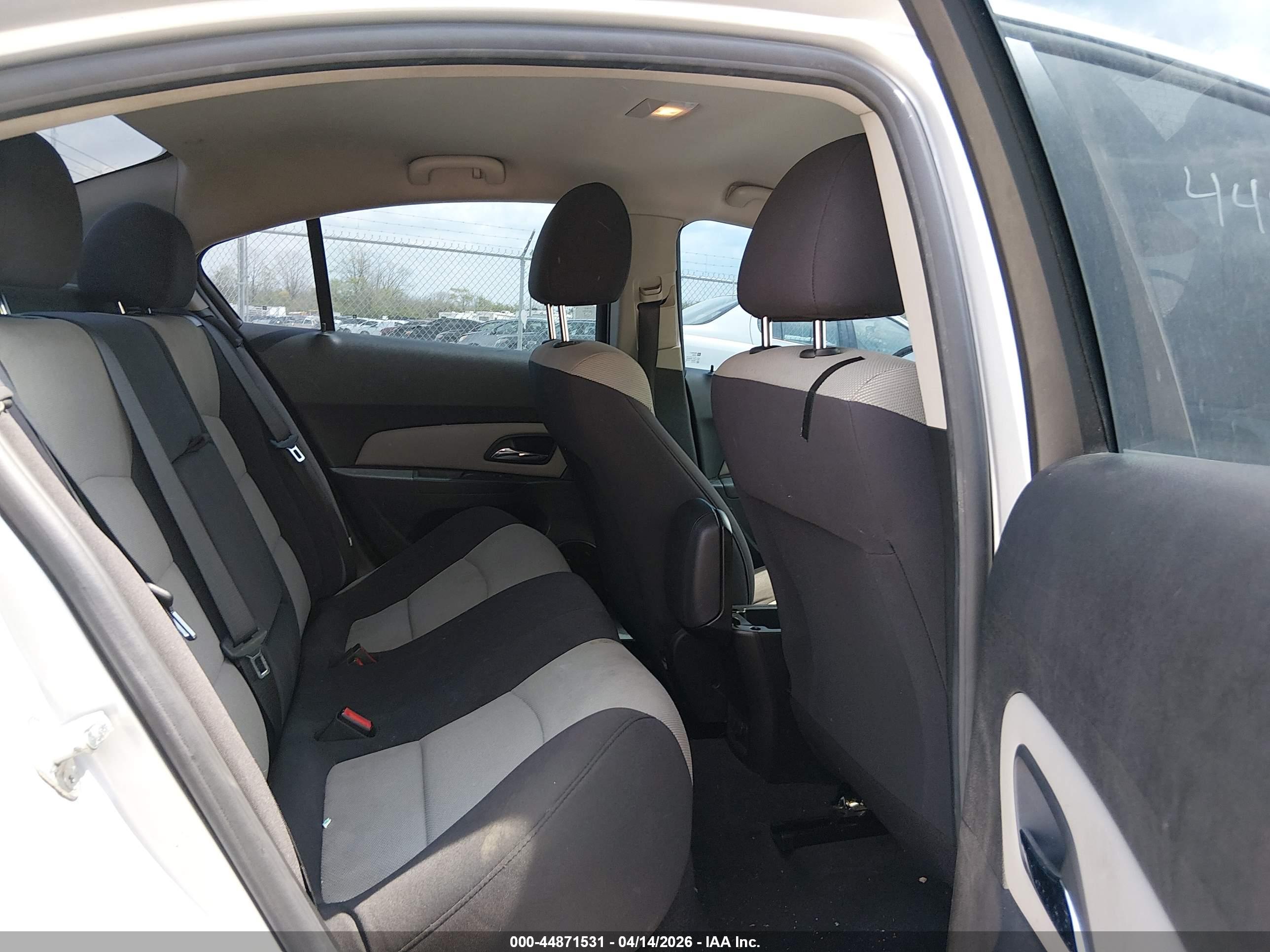CHEVROLET CRUZE image 8