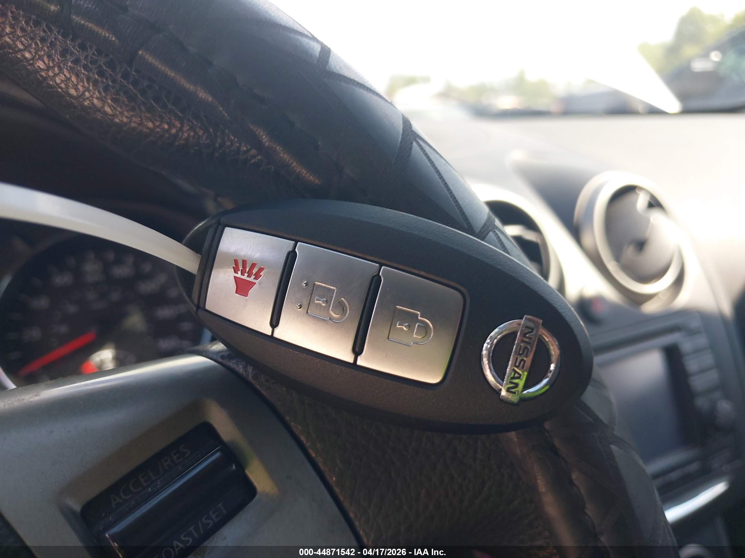 NISSAN ROGUE image 11
