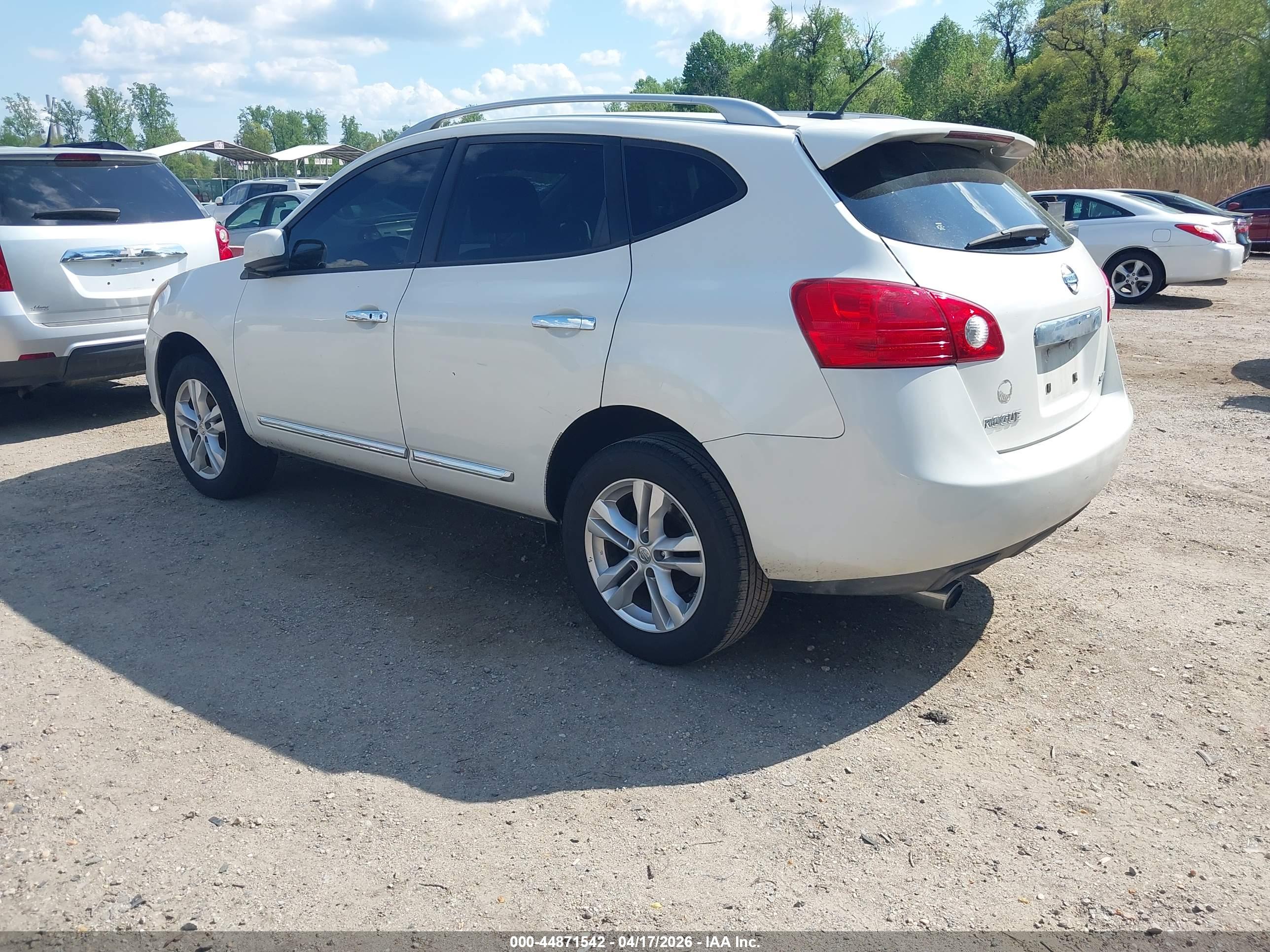 NISSAN ROGUE image 3