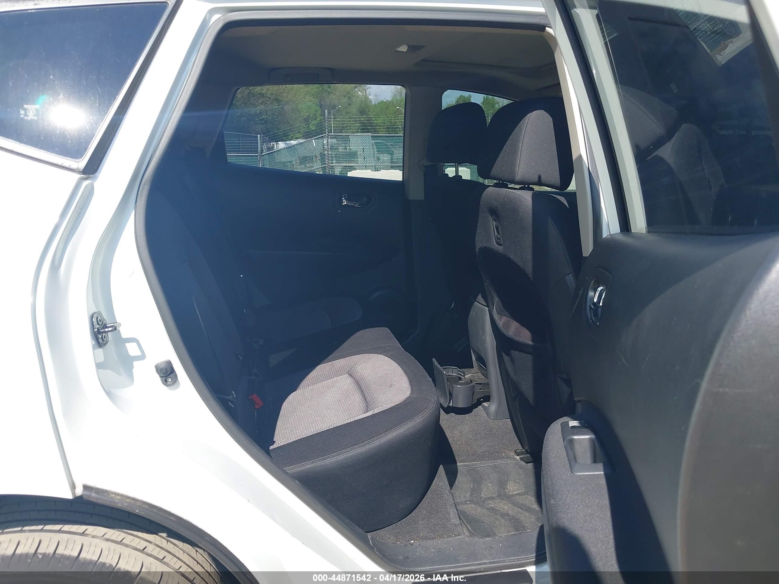 NISSAN ROGUE image 8