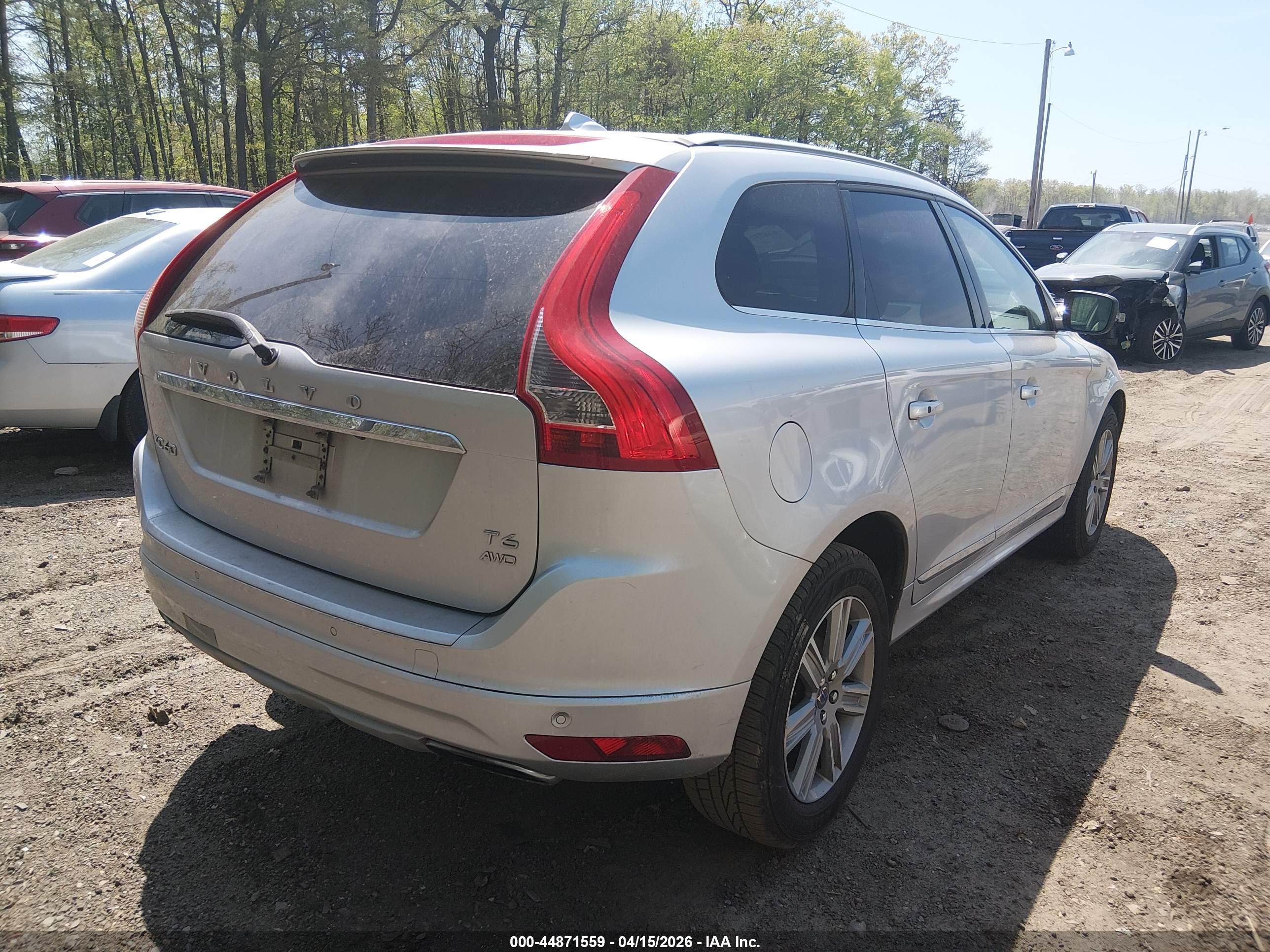 VOLVO XC60 image 4