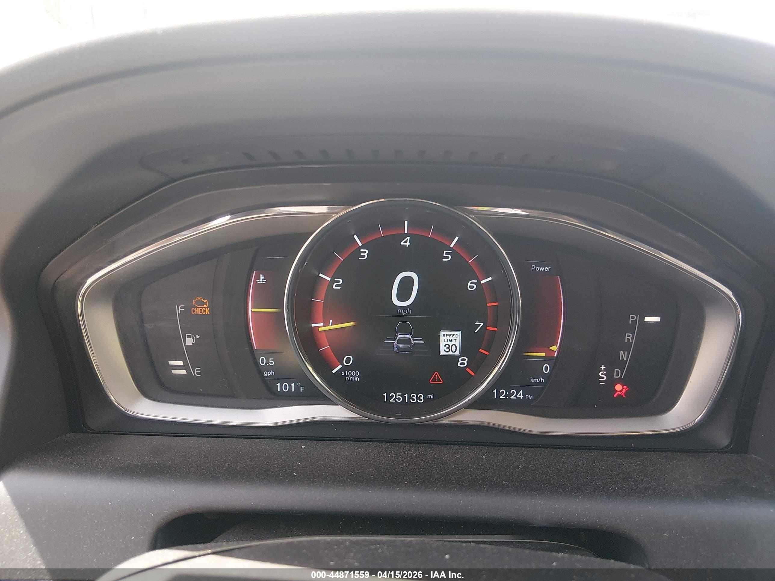 VOLVO XC60 image 7