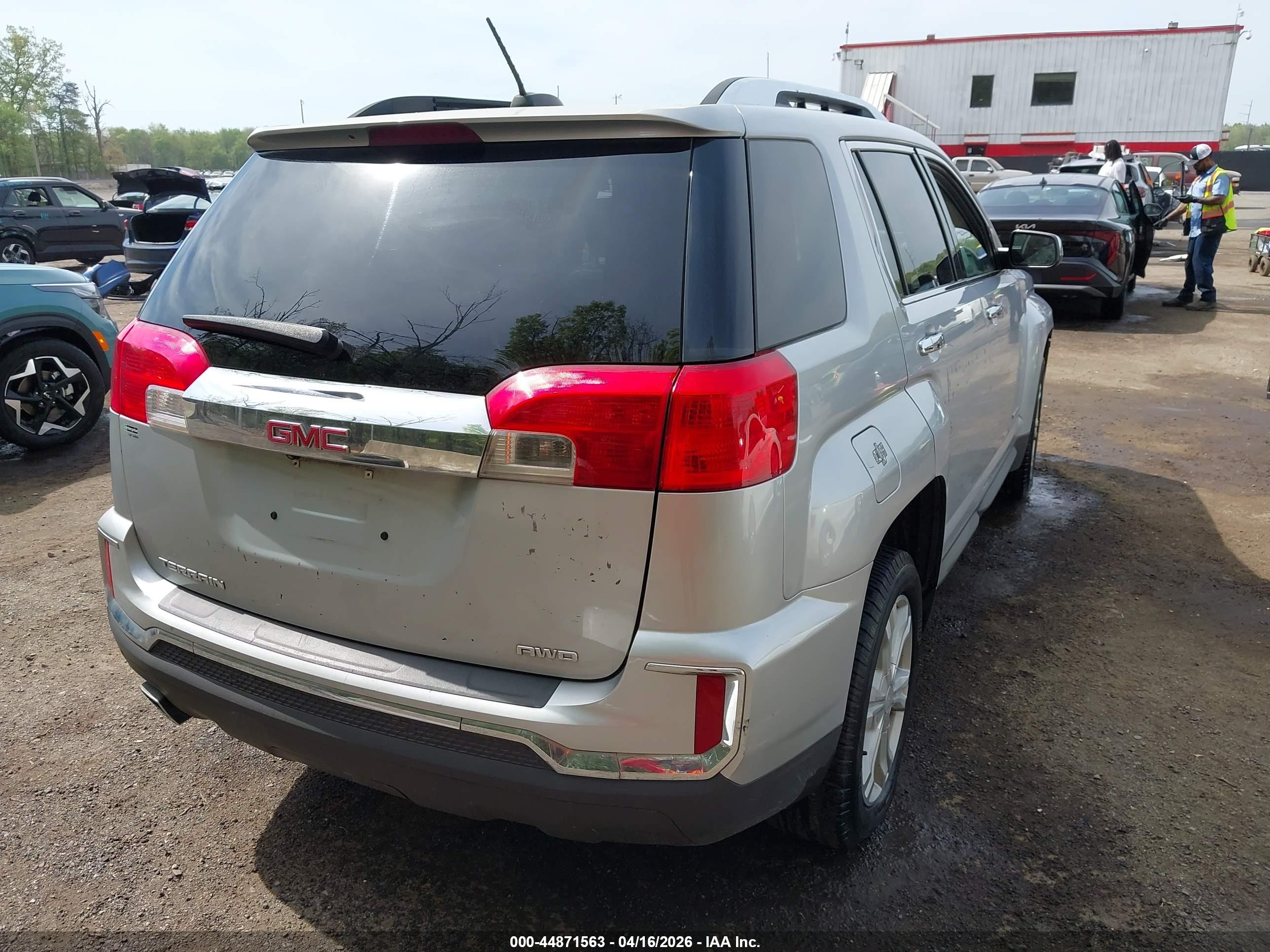 GMC TERRAIN image 4