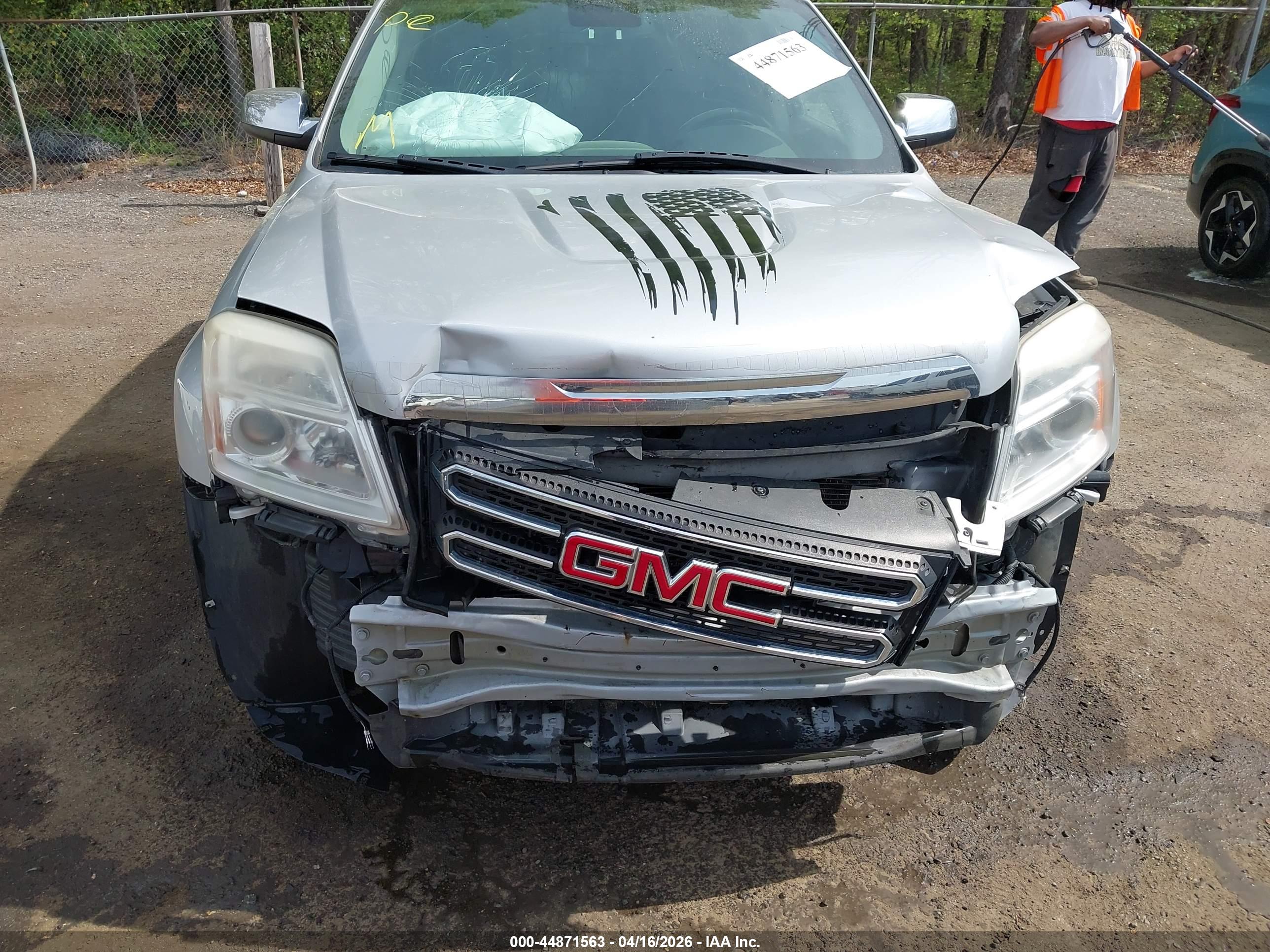 GMC TERRAIN image 6