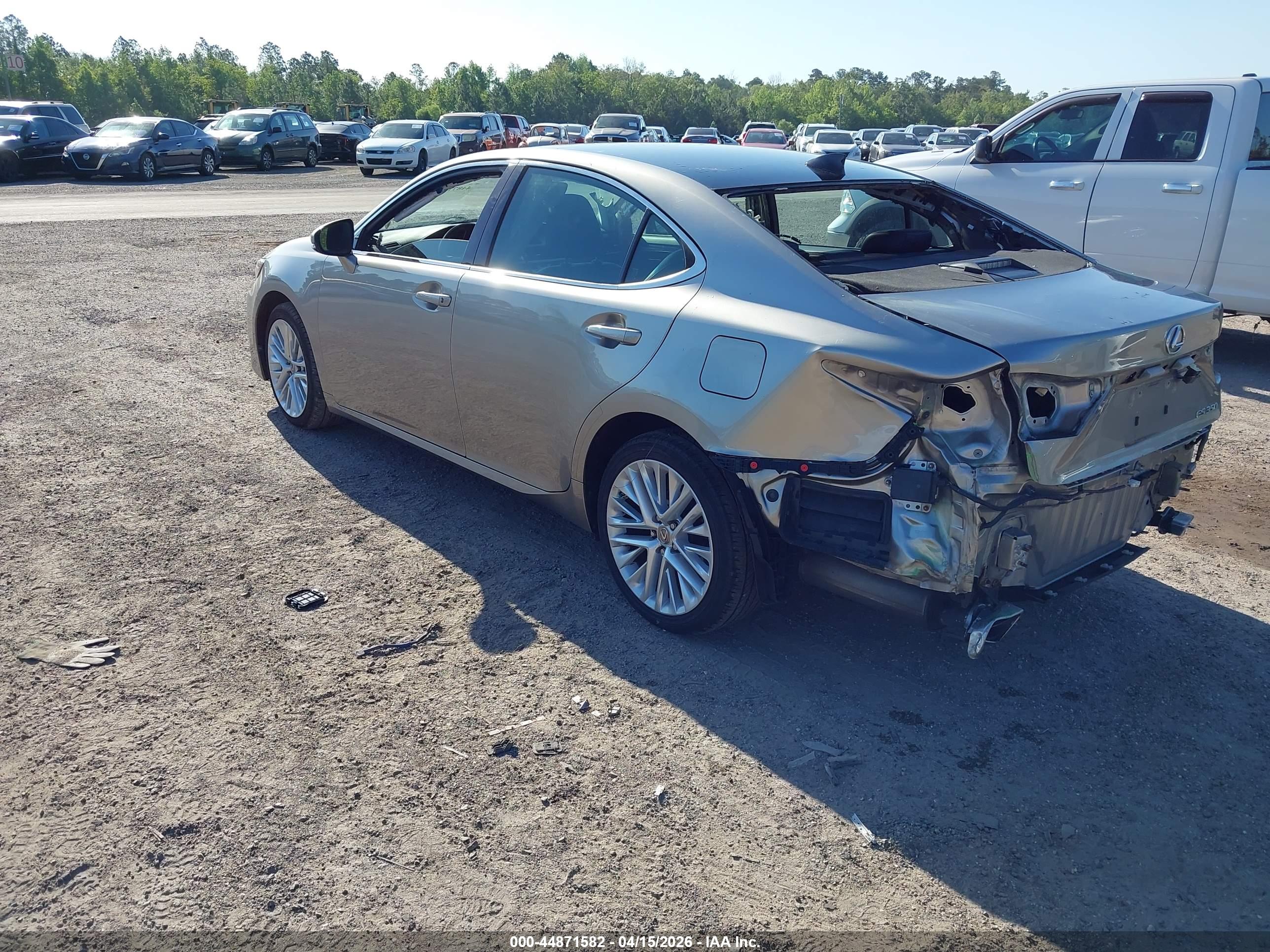 LEXUS ES image 3