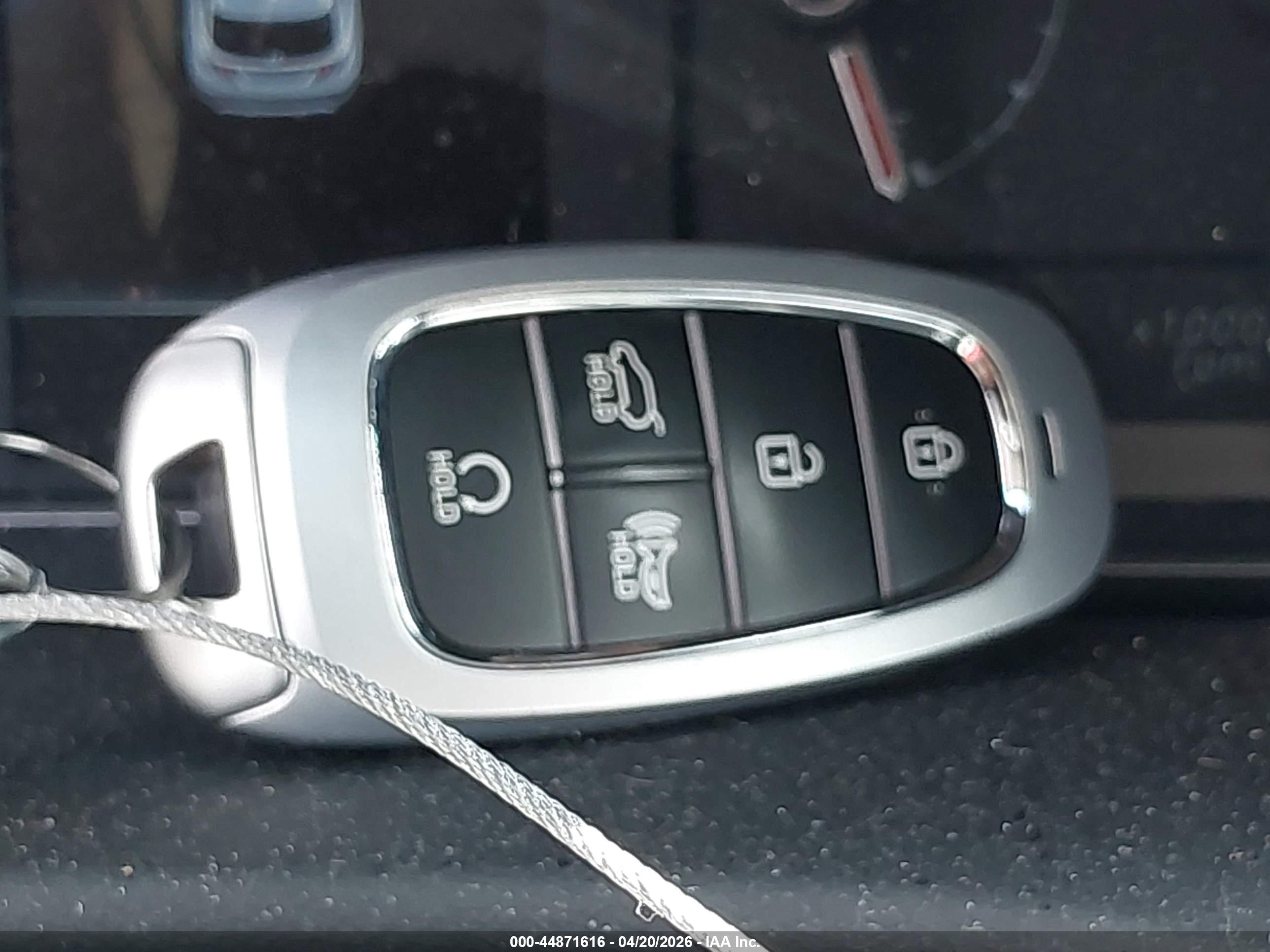 HYUNDAI TUCSON image 11