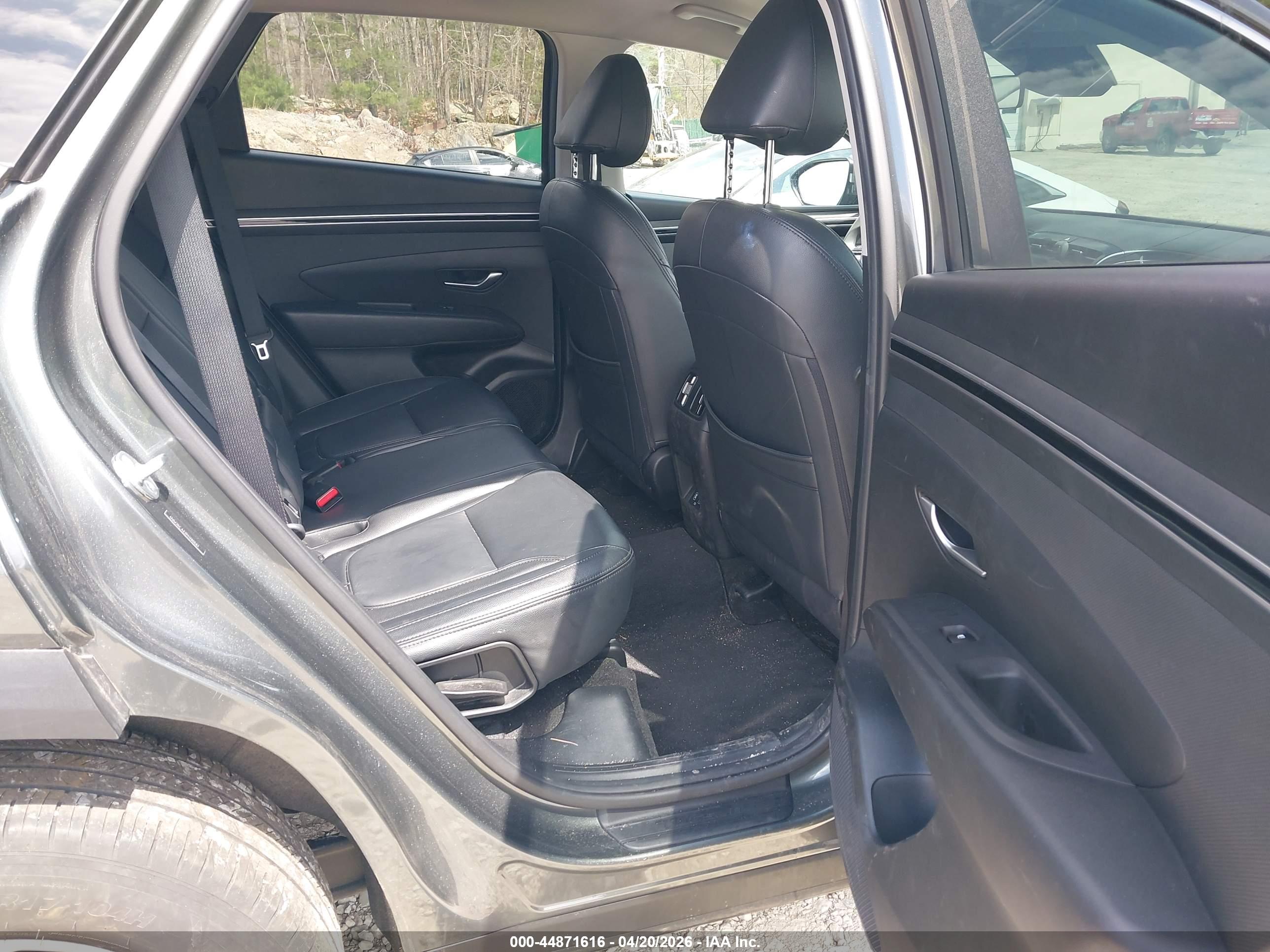 HYUNDAI TUCSON image 8