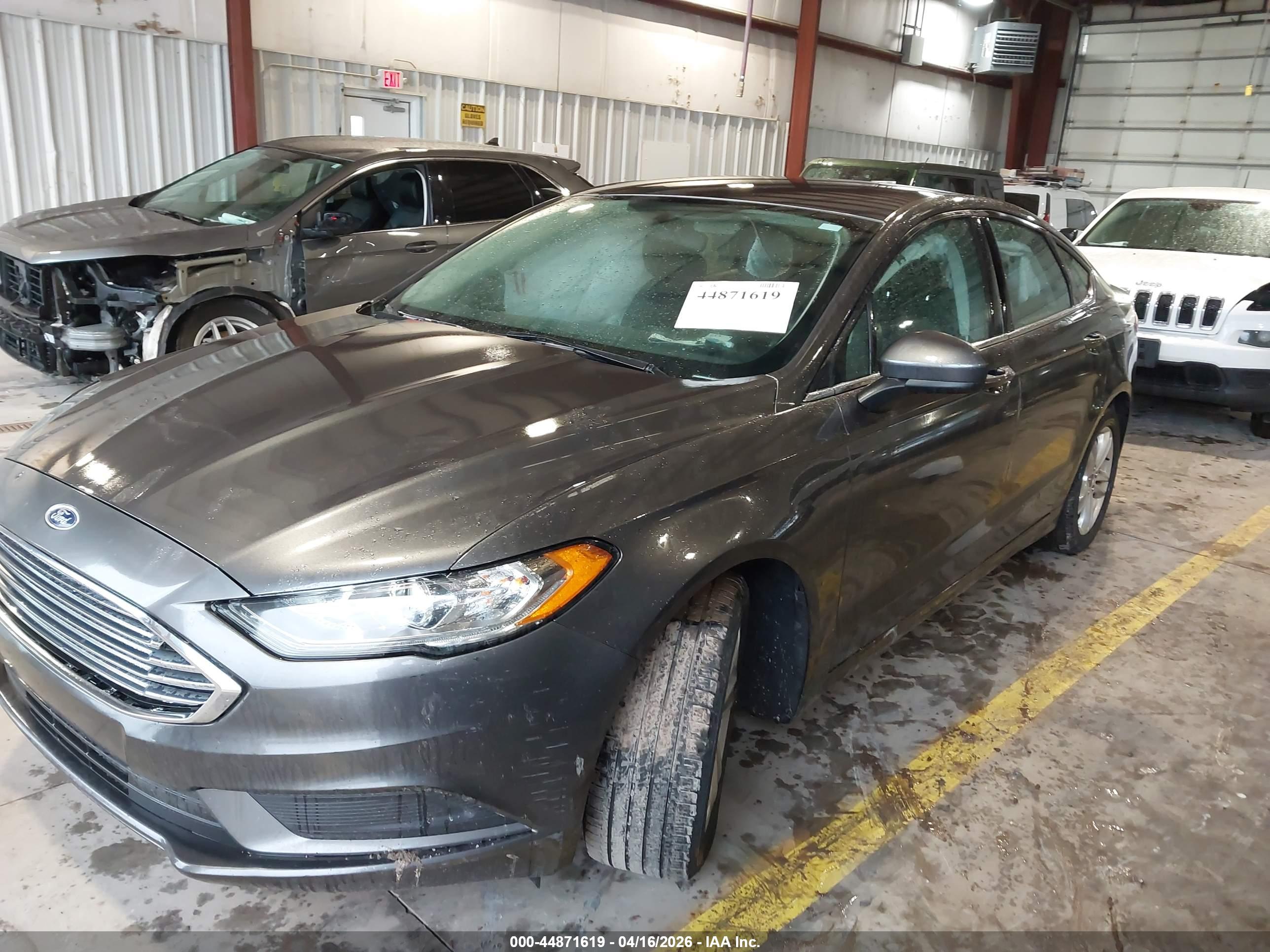 FORD FUSION image 2