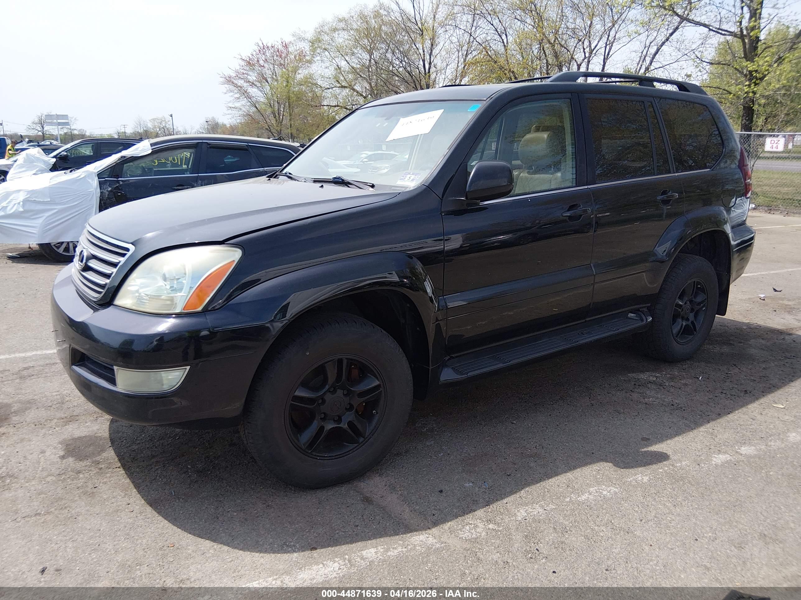 LEXUS GX image 2