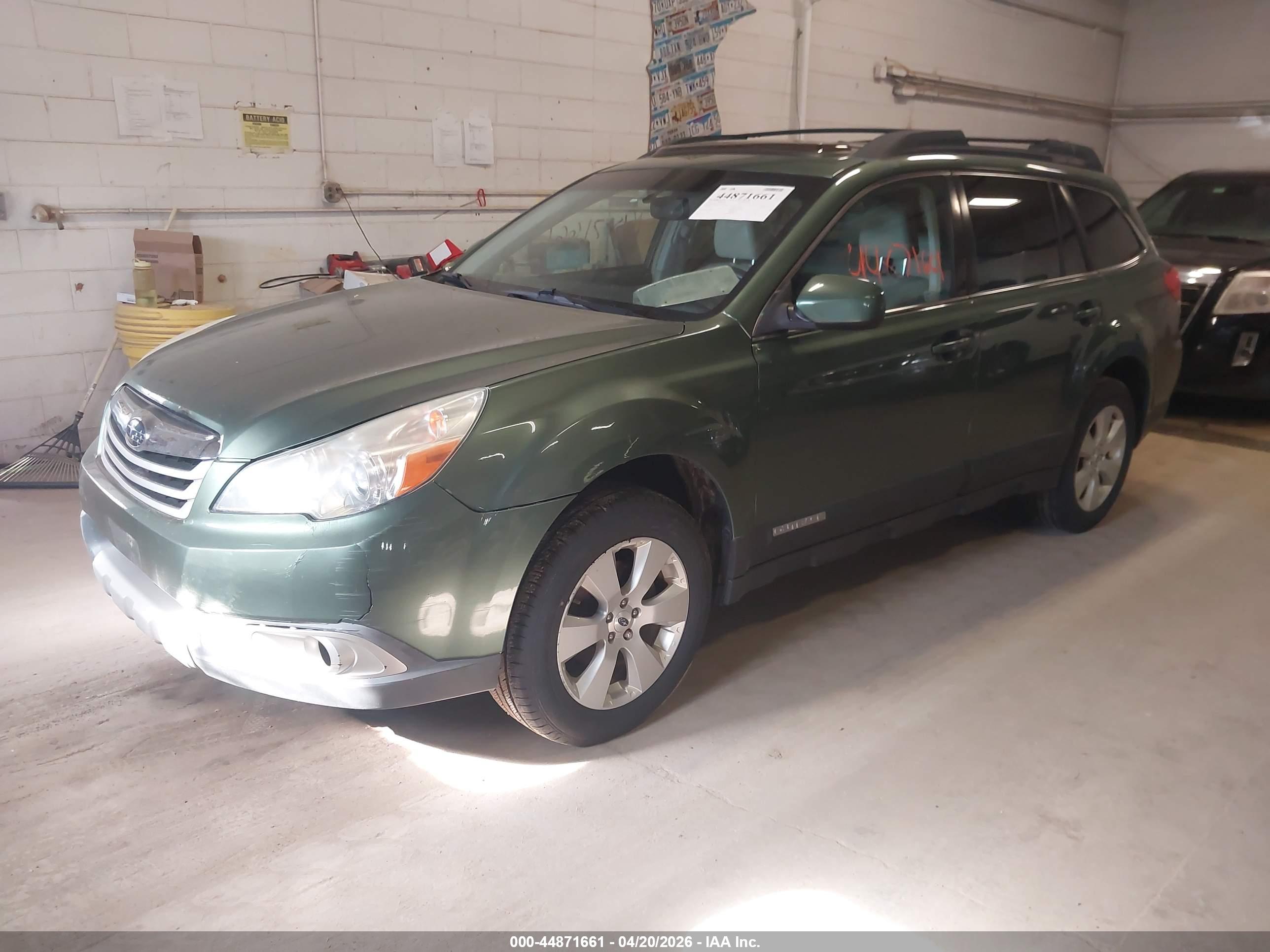 SUBARU OUTBACK image 2
