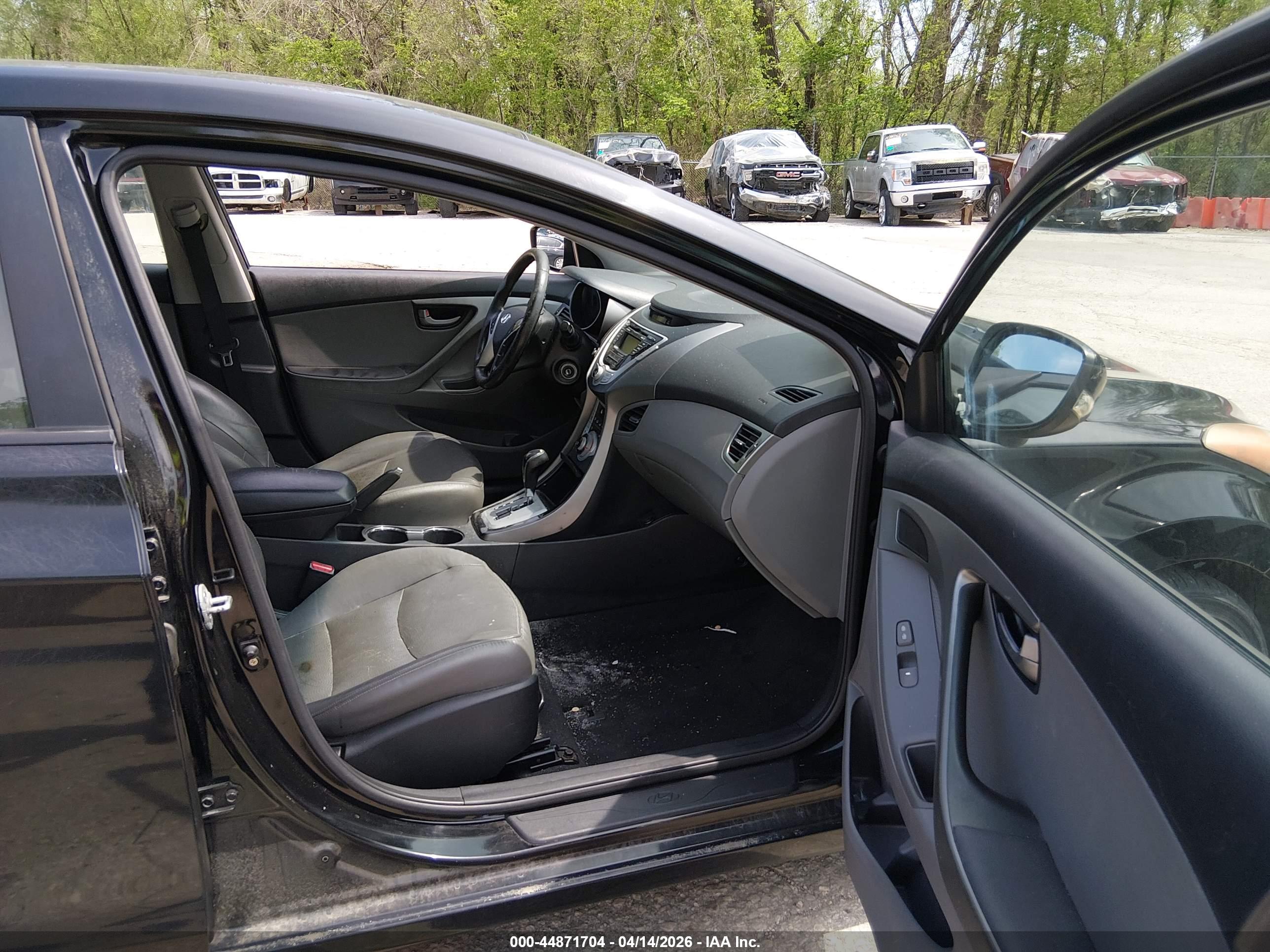 HYUNDAI ELANTRA image 5