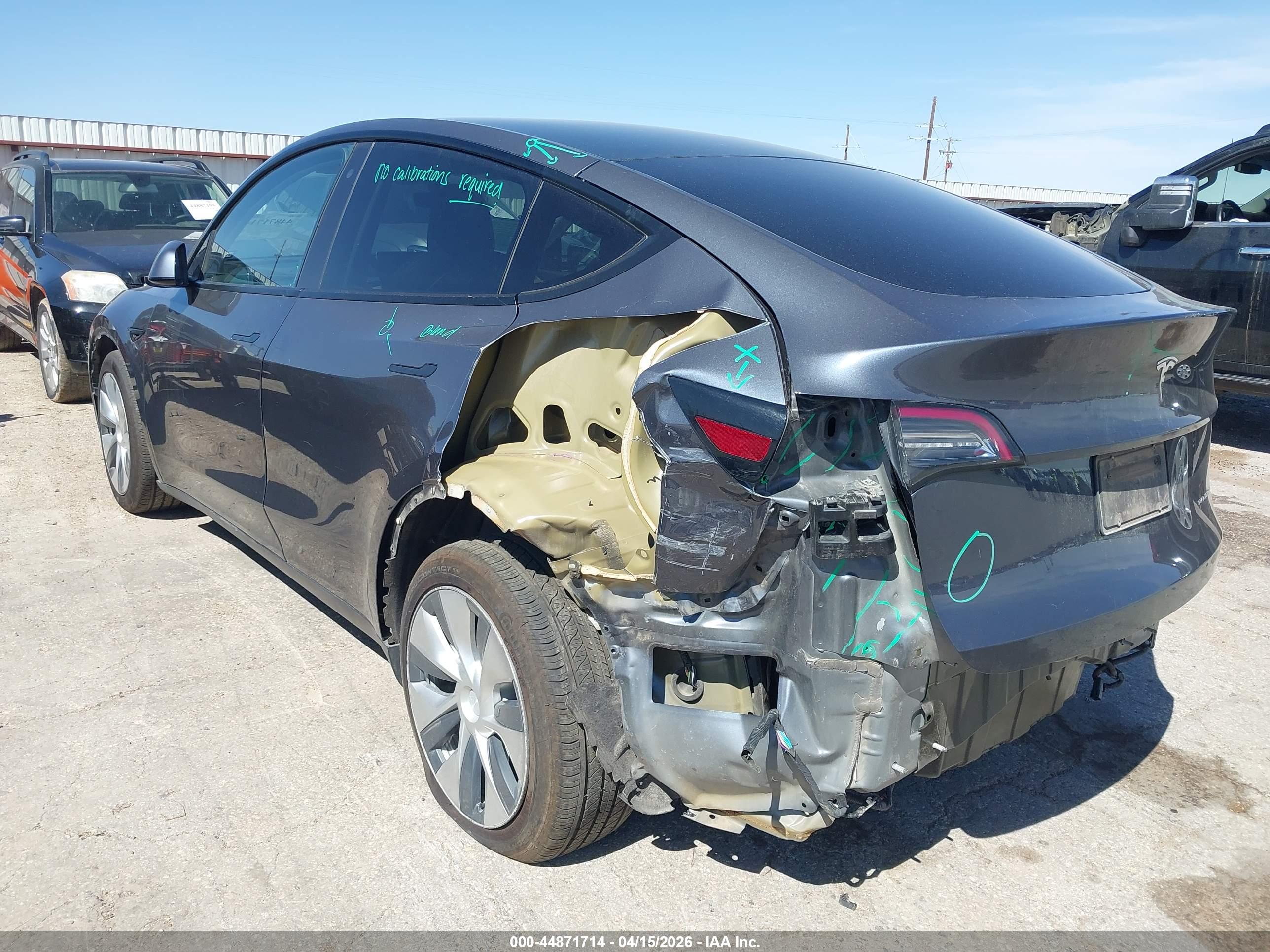 TESLA MODEL image 3