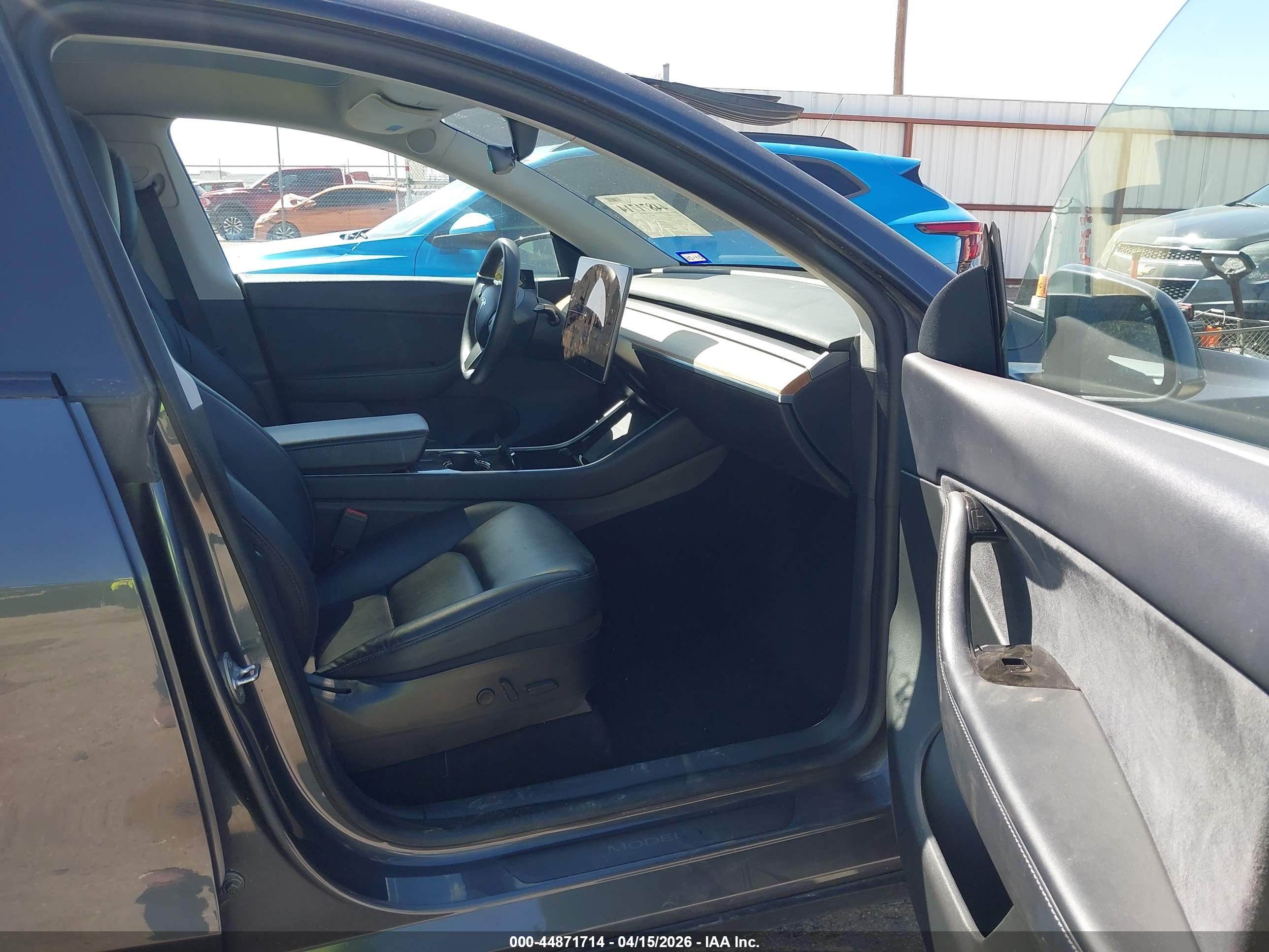 TESLA MODEL image 5