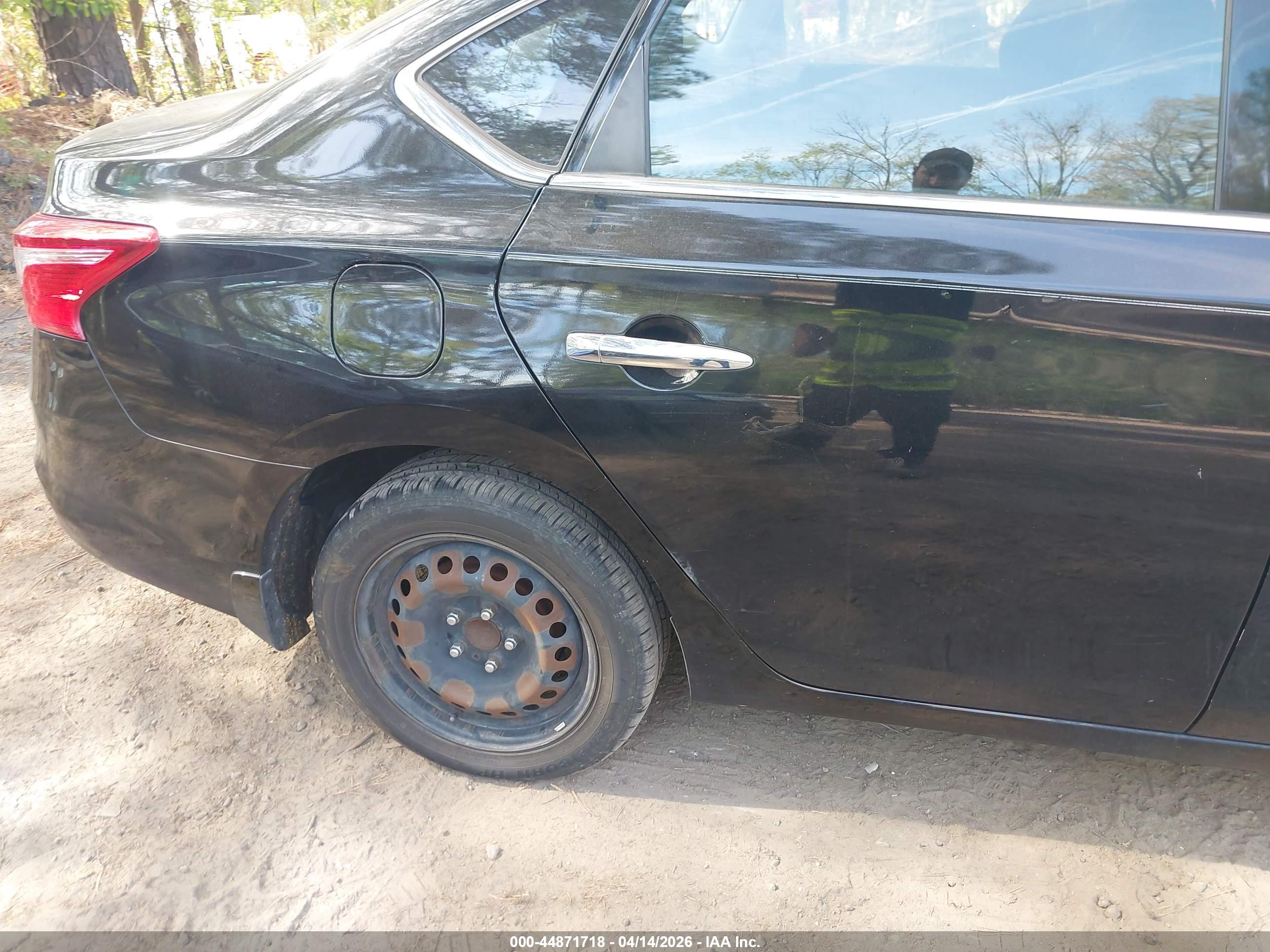 NISSAN SENTRA image 6