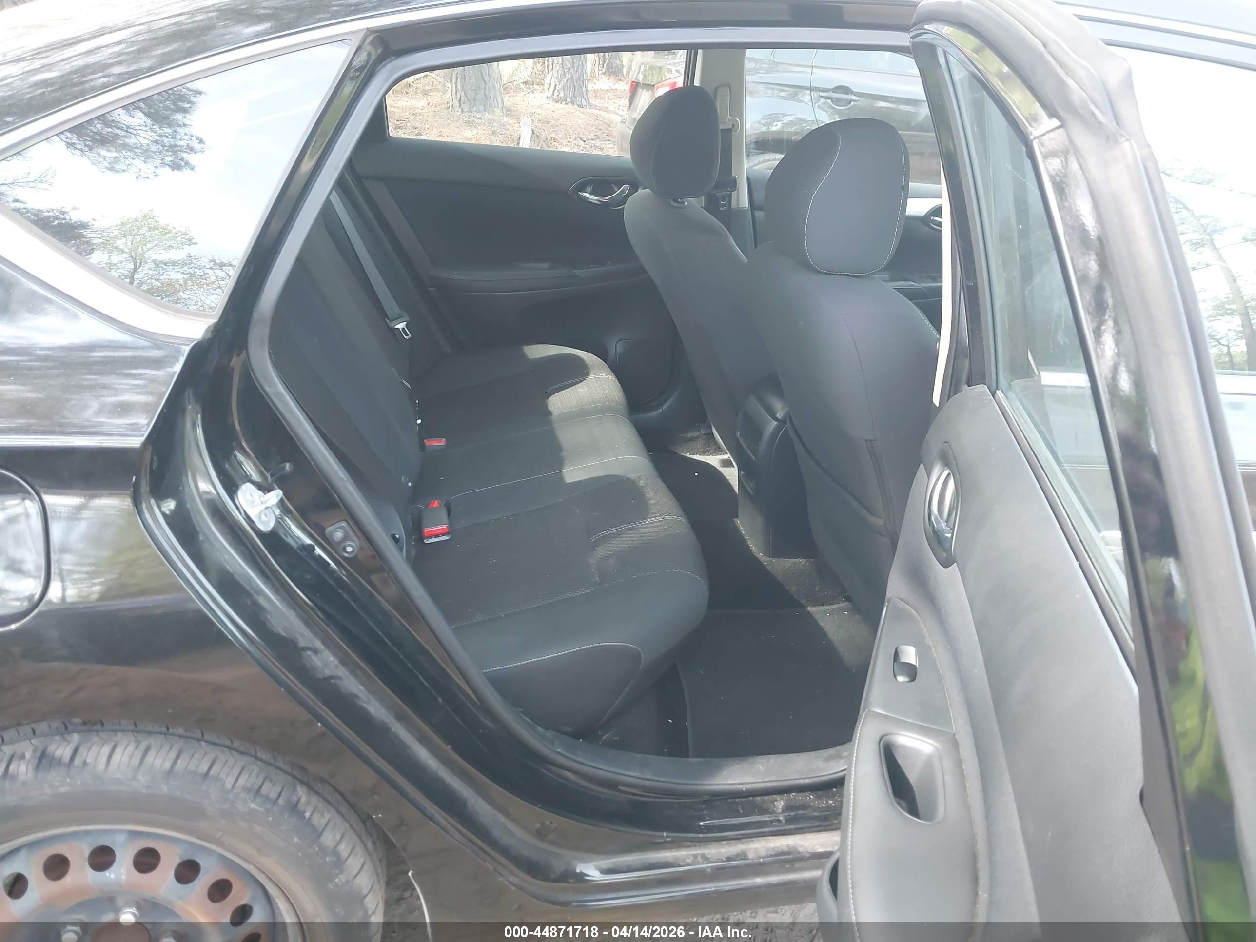 NISSAN SENTRA image 8