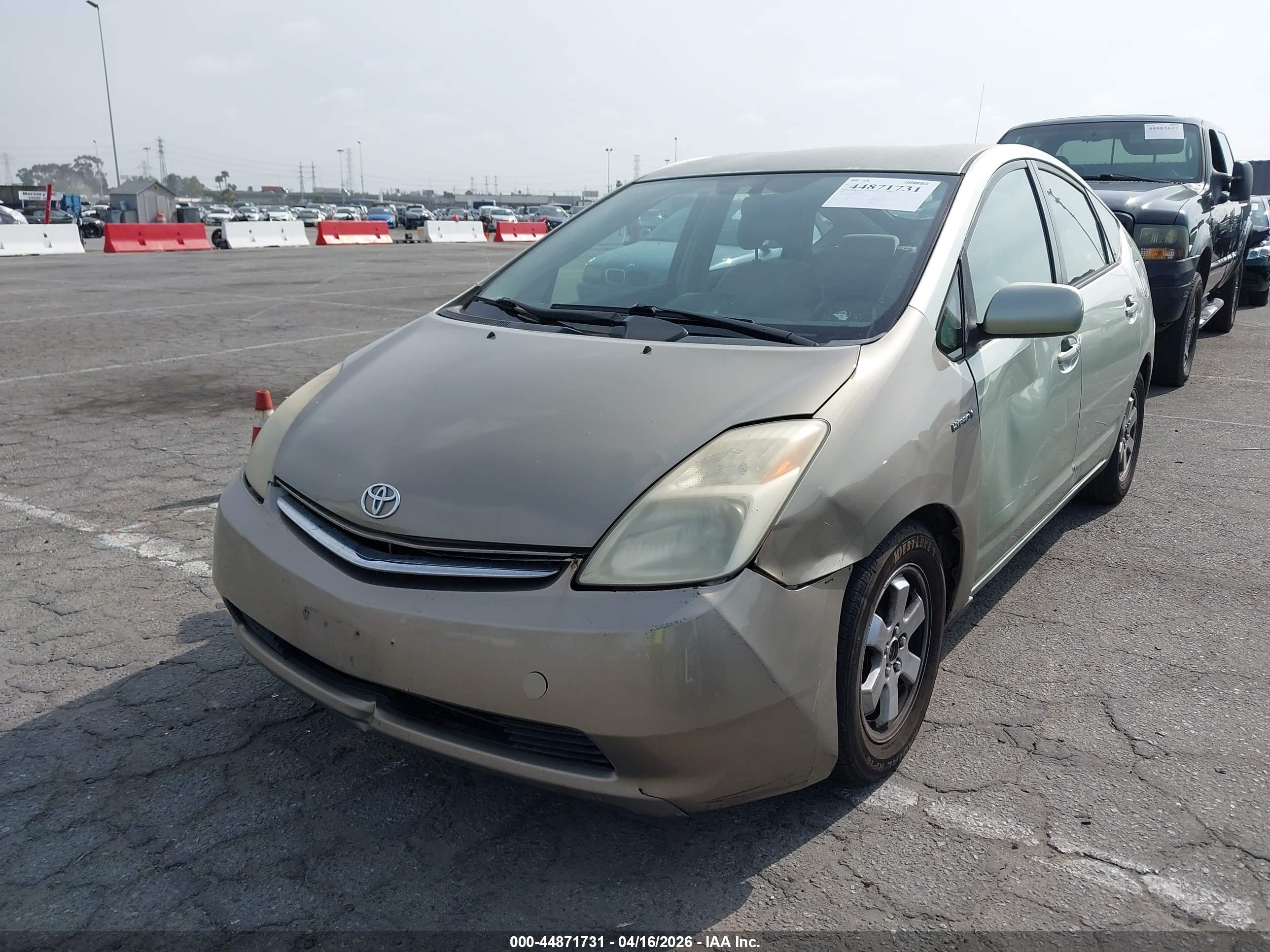 TOYOTA PRIUS image 2