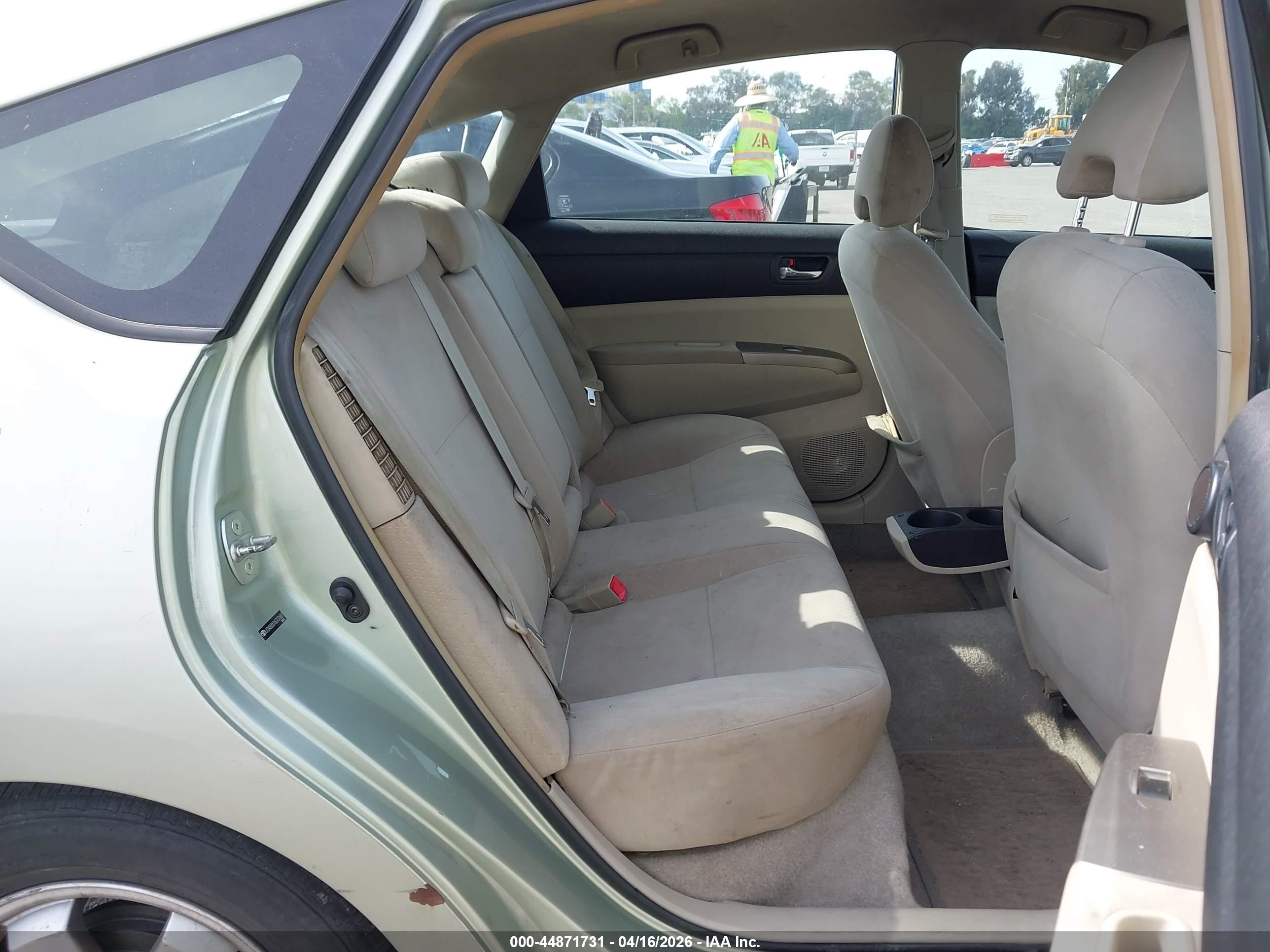TOYOTA PRIUS image 8
