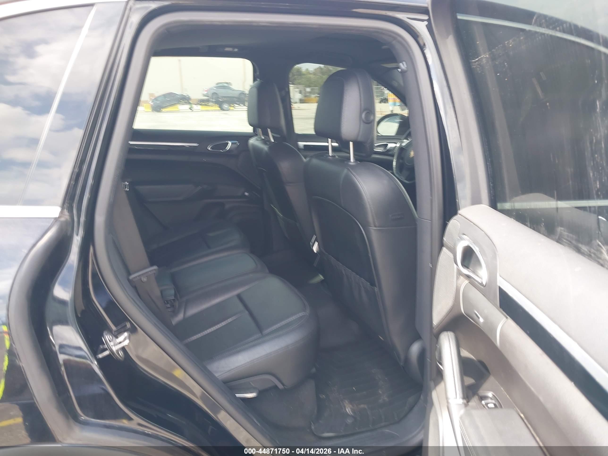 PORSCHE CAYENNE image 8
