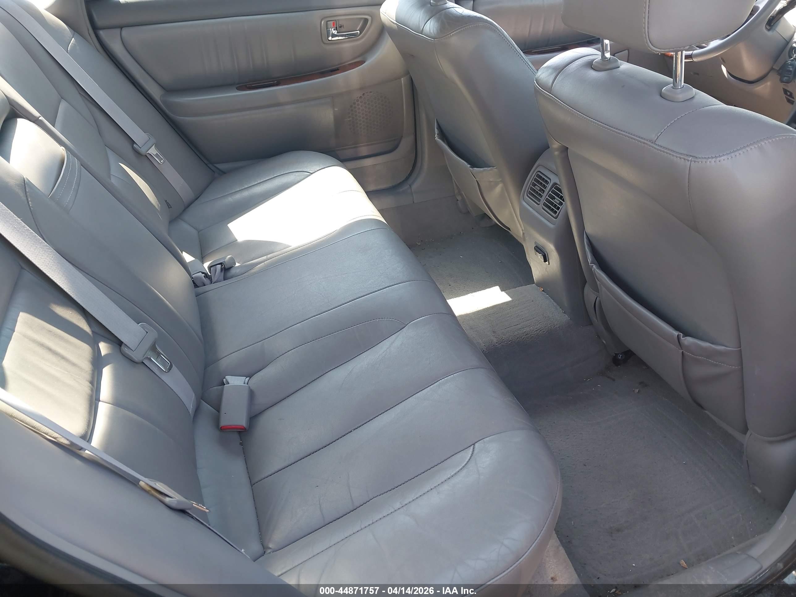TOYOTA AVALON image 8