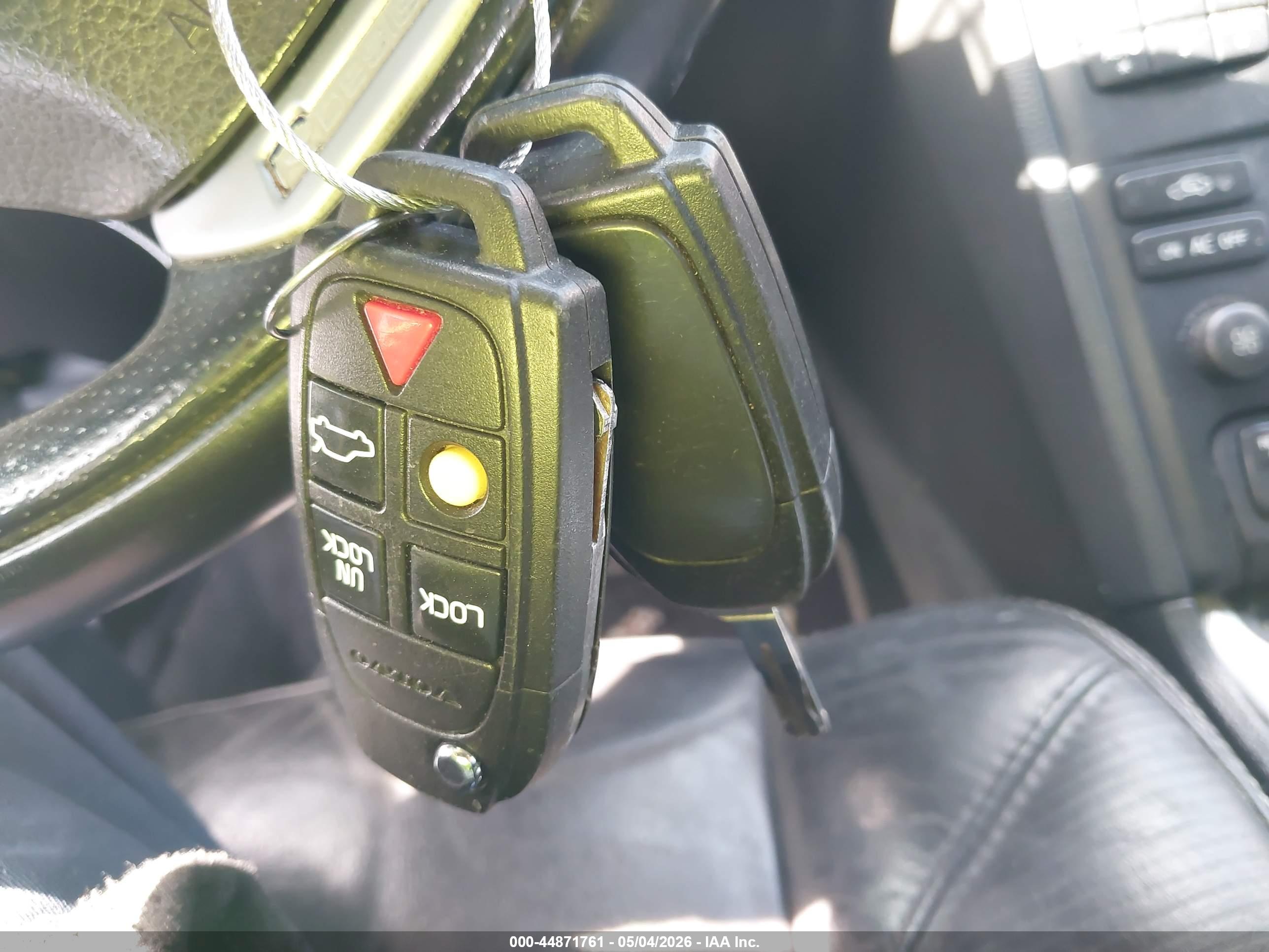 VOLVO XC90 image 11