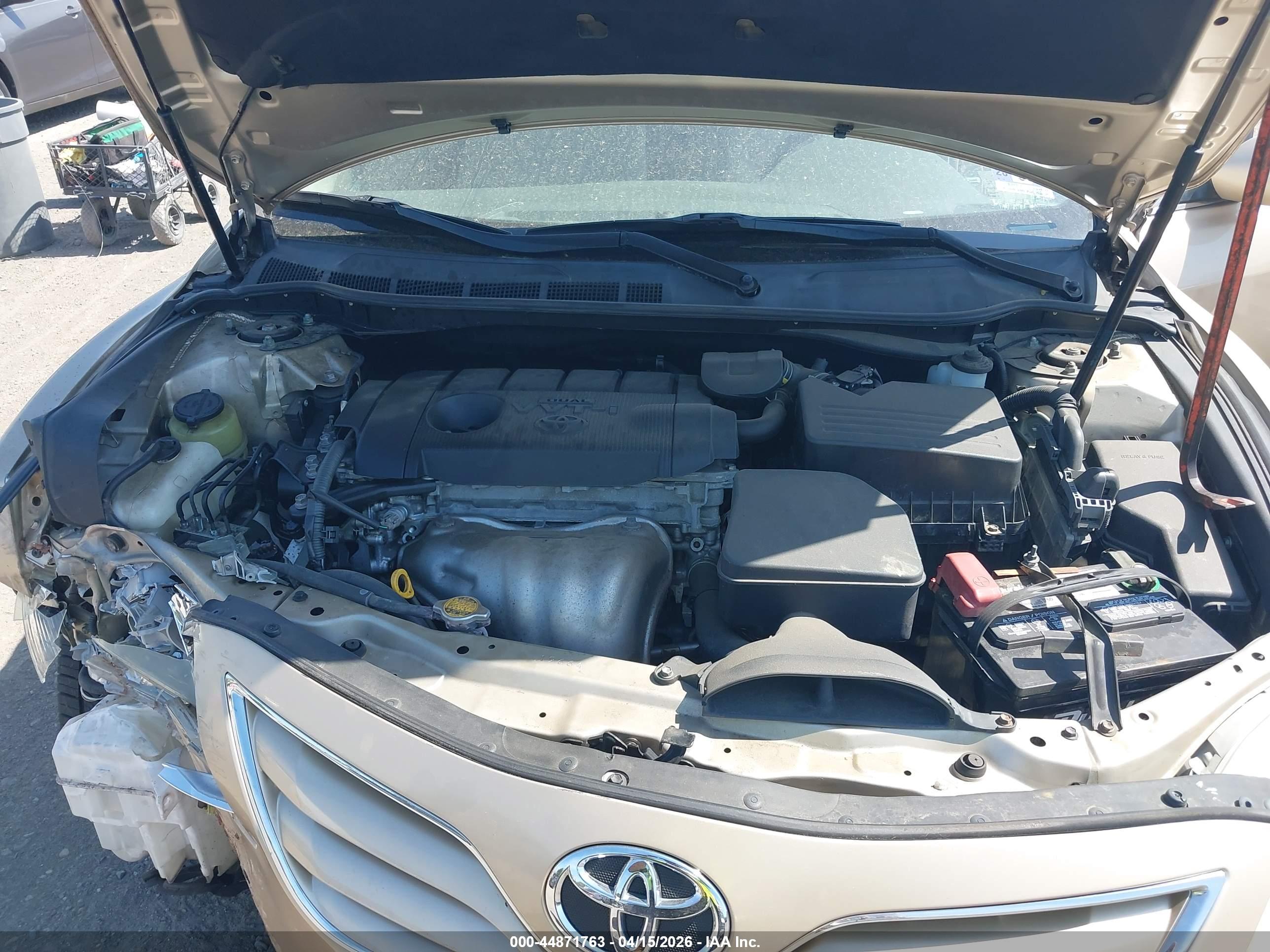 TOYOTA CAMRY image 10