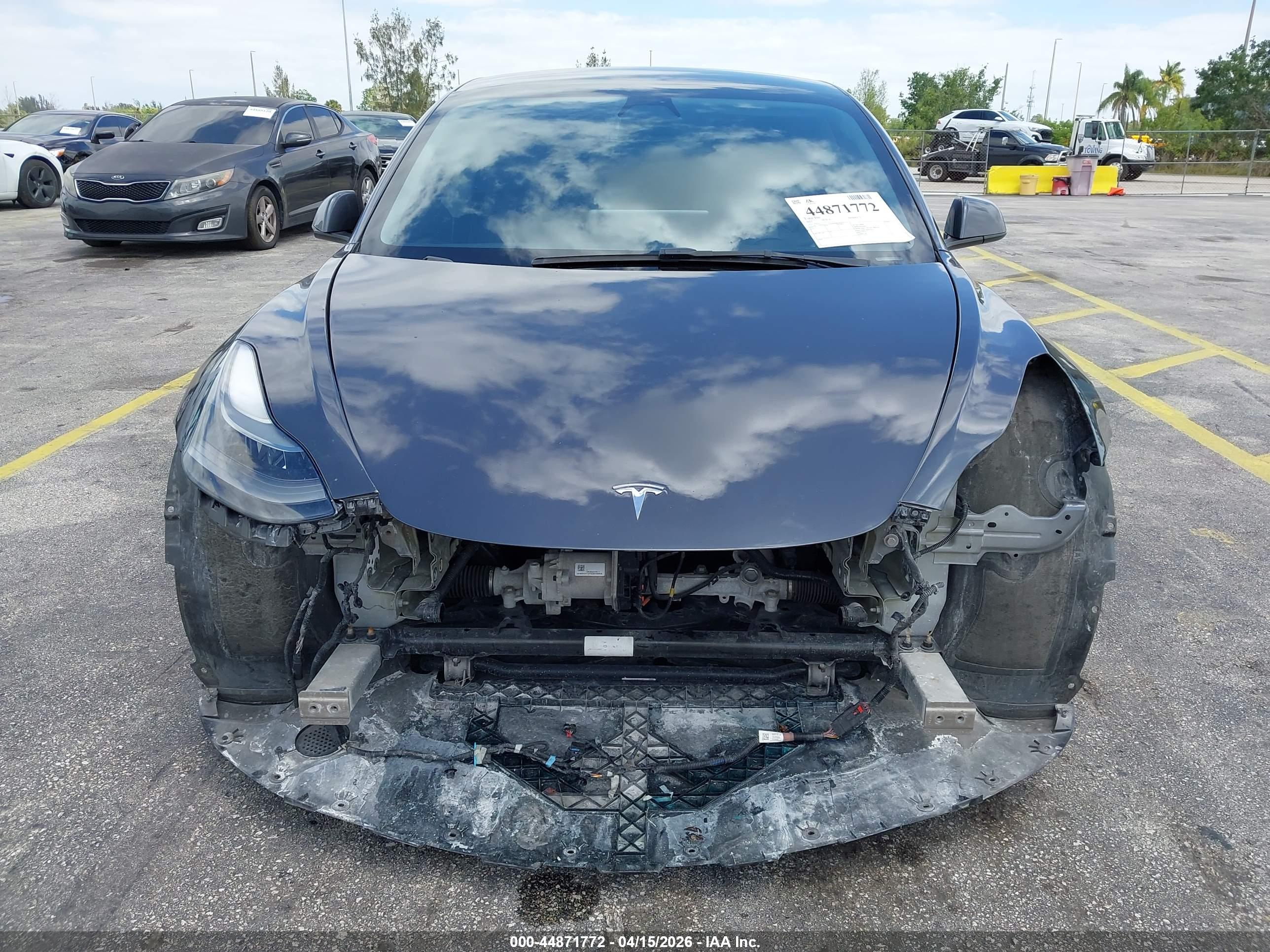 TESLA MODEL image 6