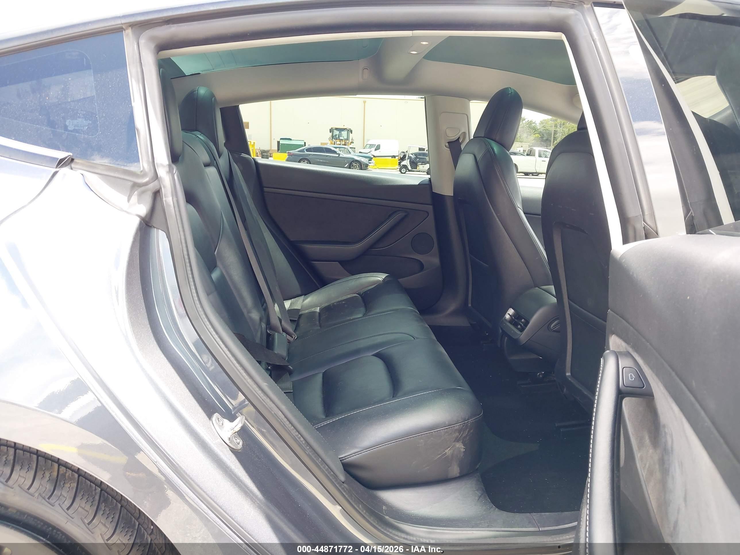 TESLA MODEL image 8