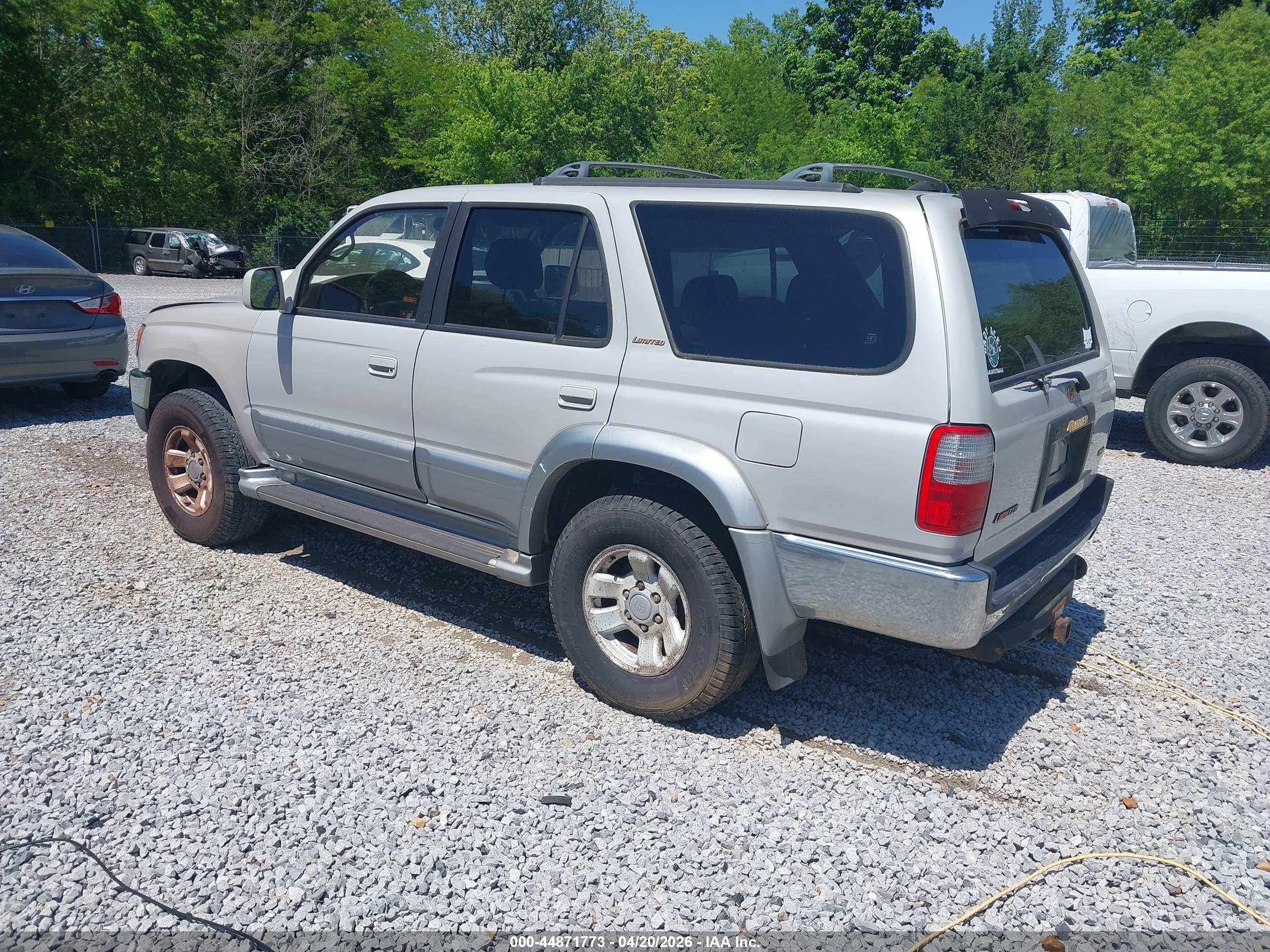 TOYOTA 4RUNNER image 3
