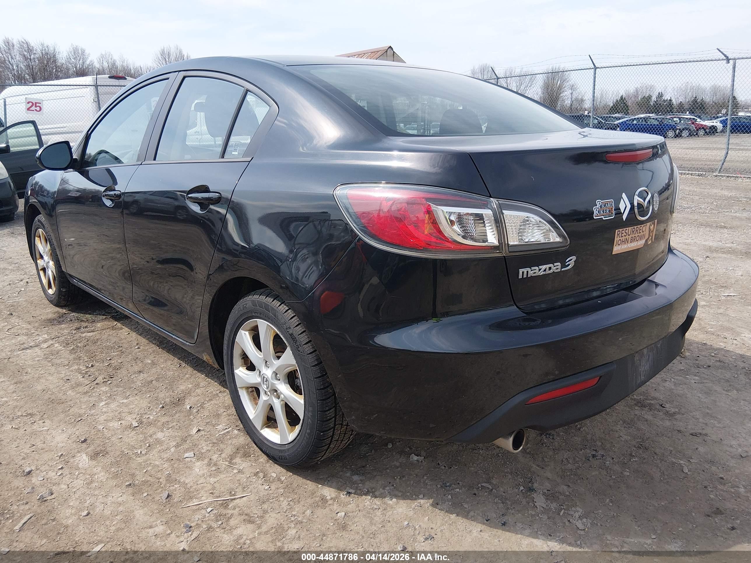MAZDA MAZDA3 image 3