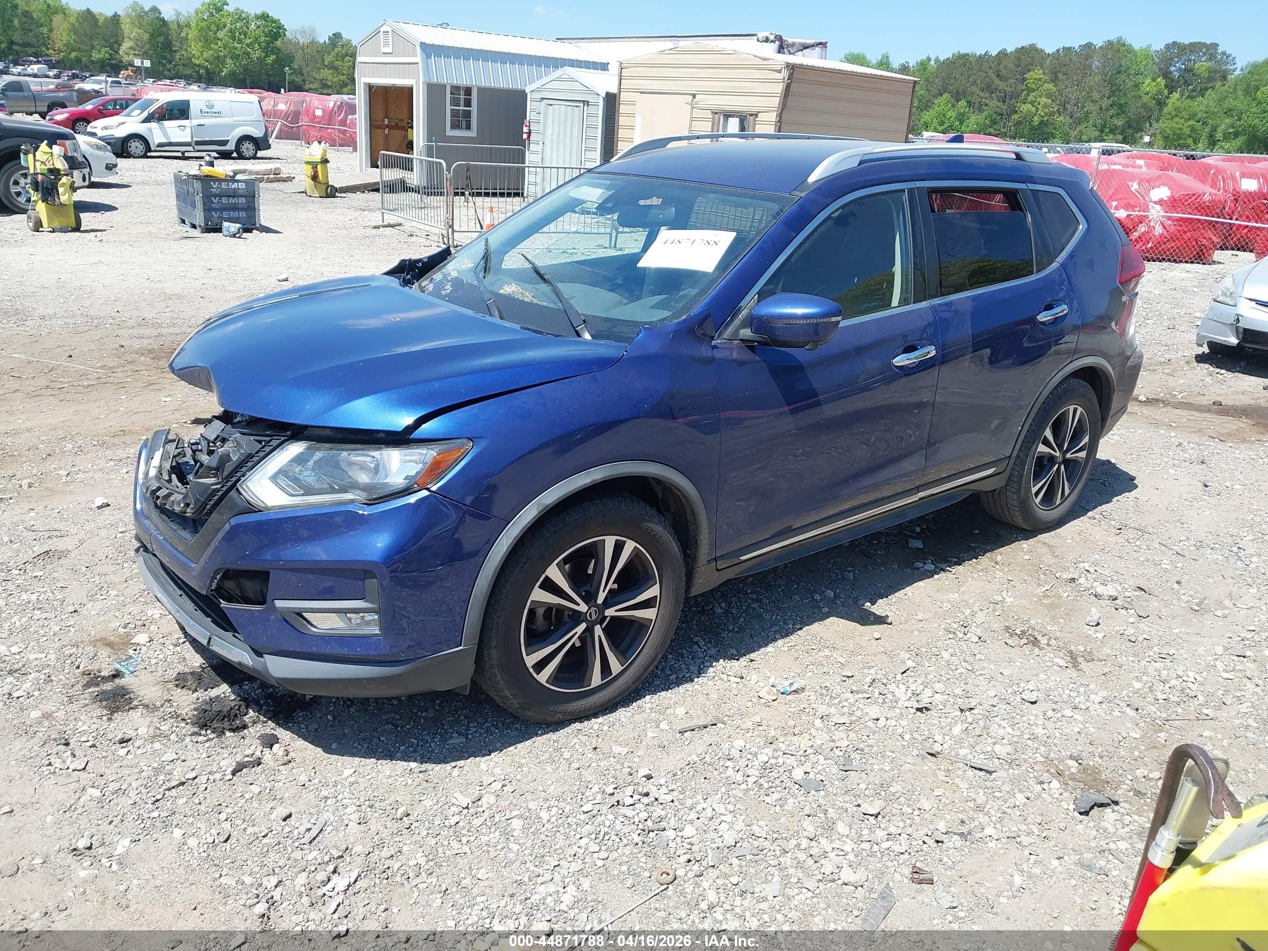 NISSAN ROGUE image 2