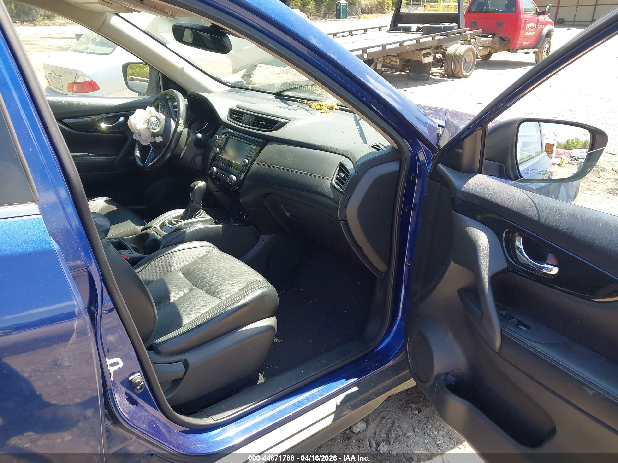 NISSAN ROGUE image 5