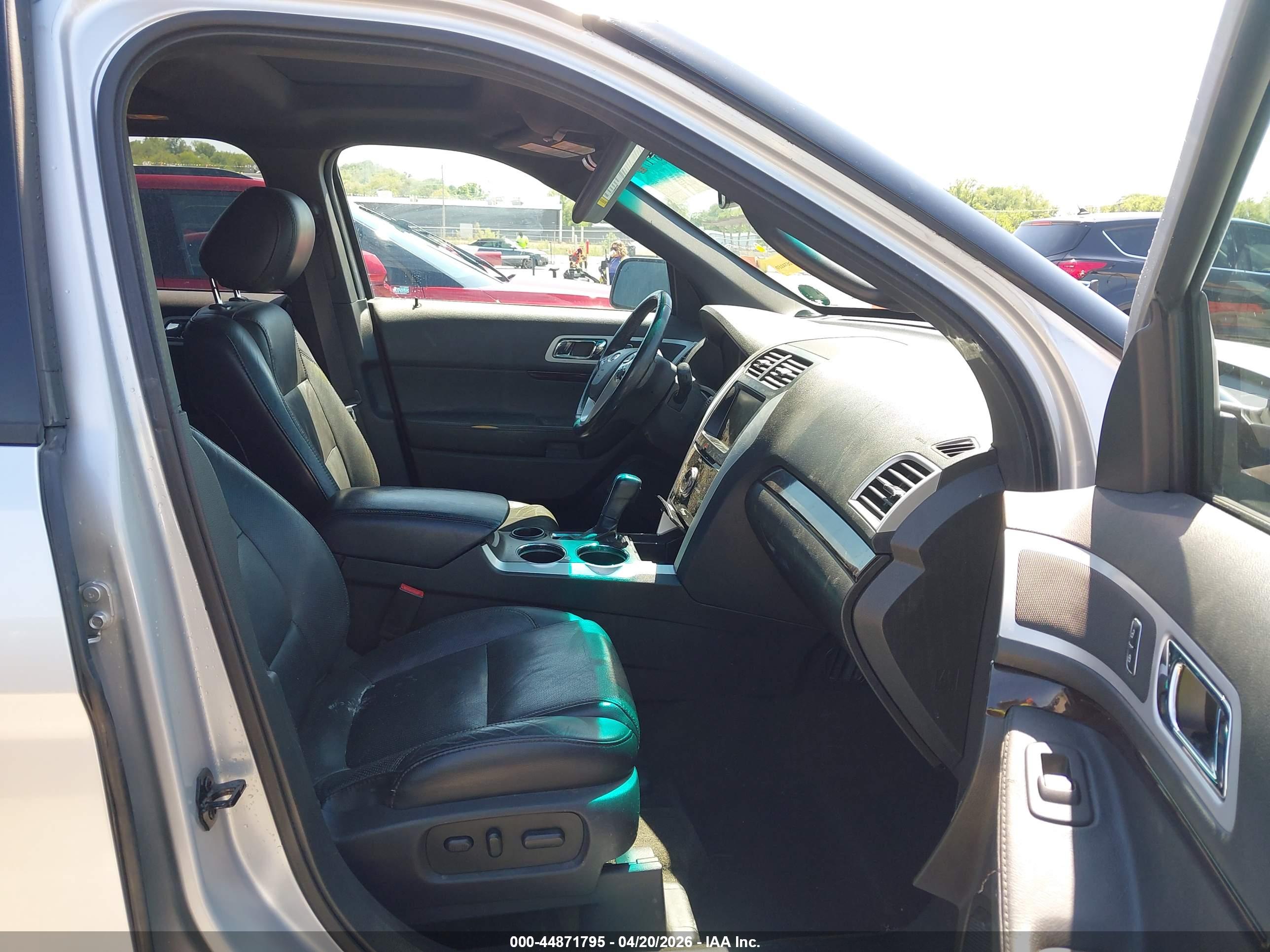 FORD EXPLORER image 5