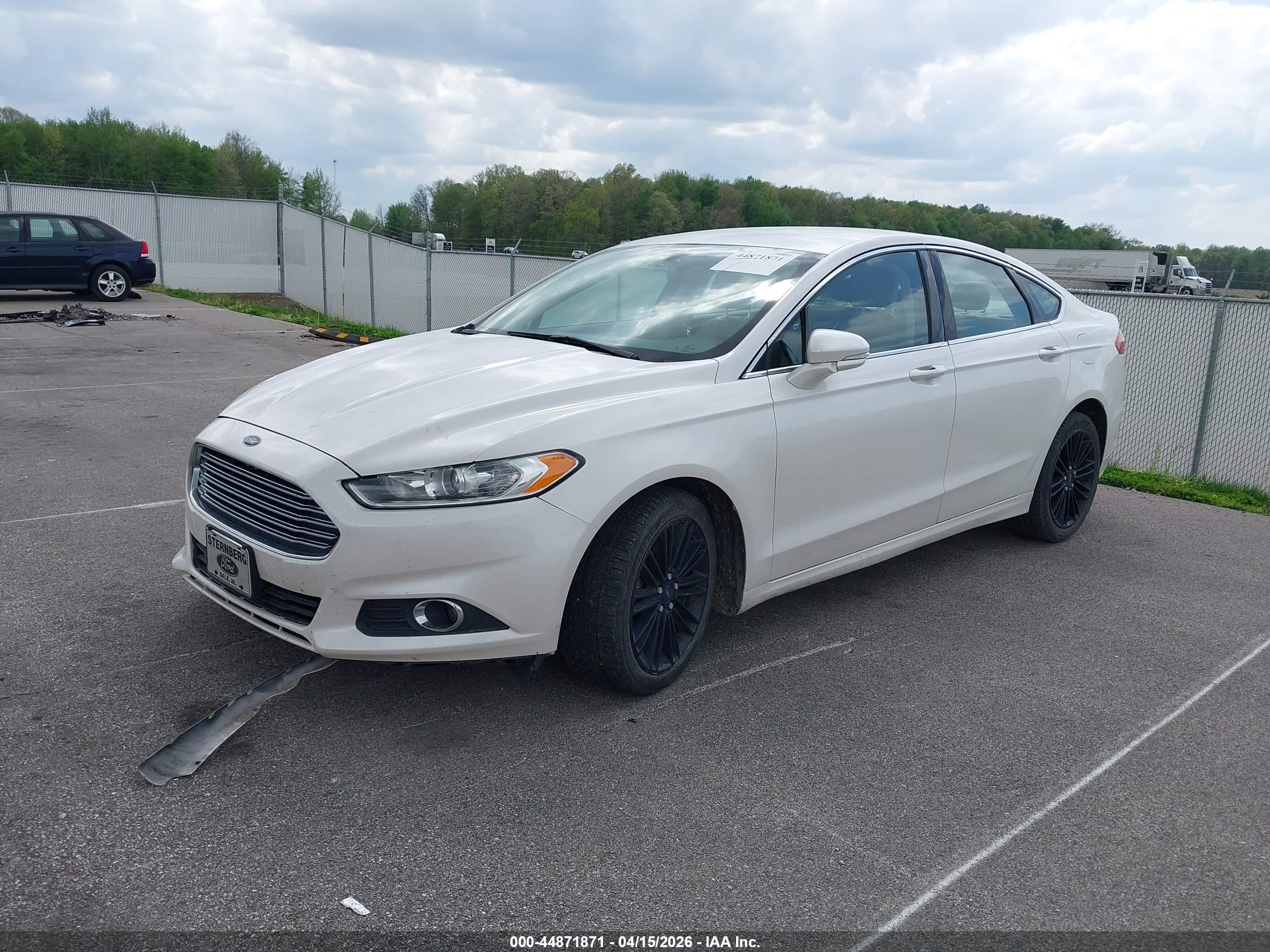 FORD FUSION image 2