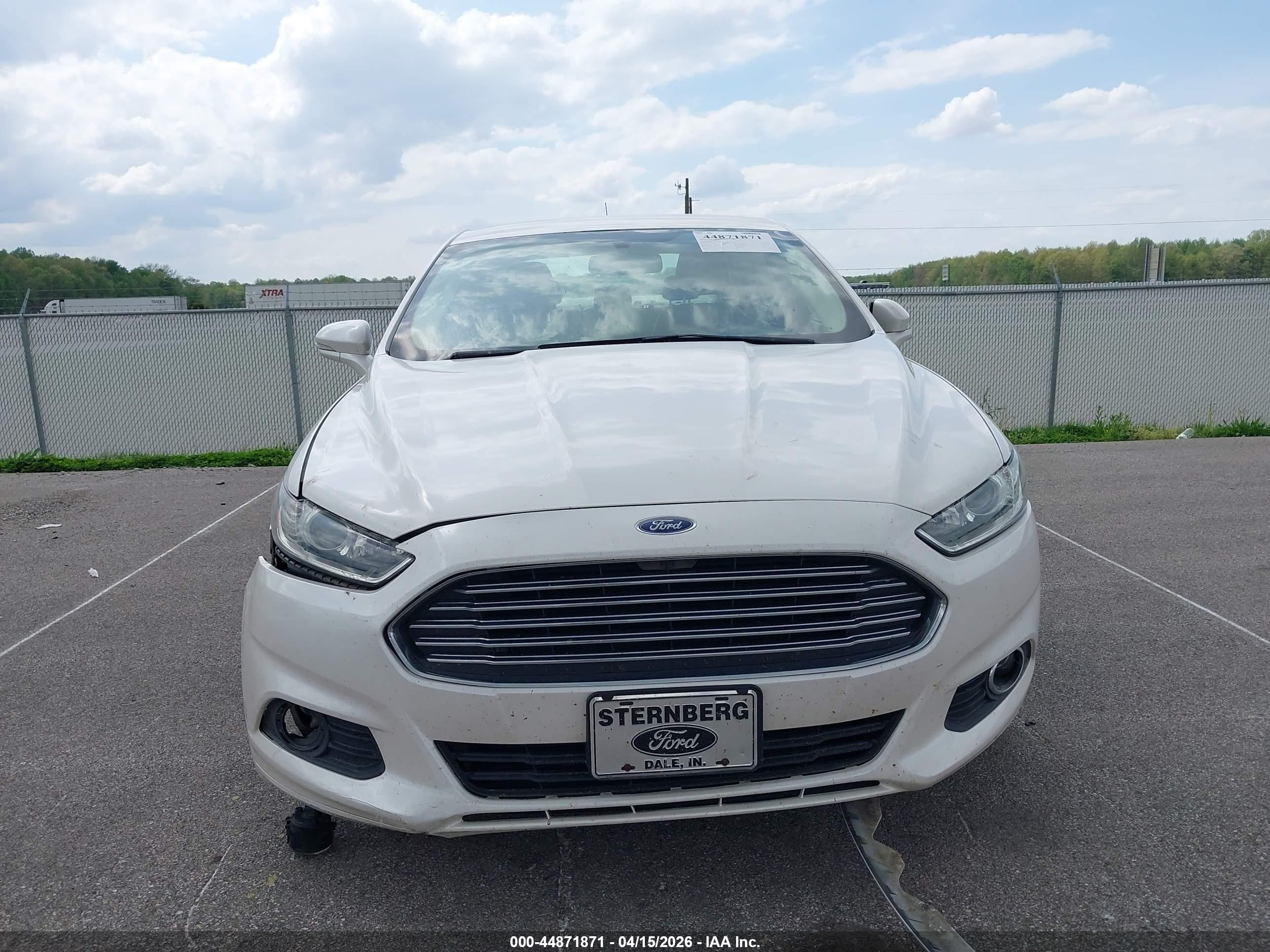 FORD FUSION image 6