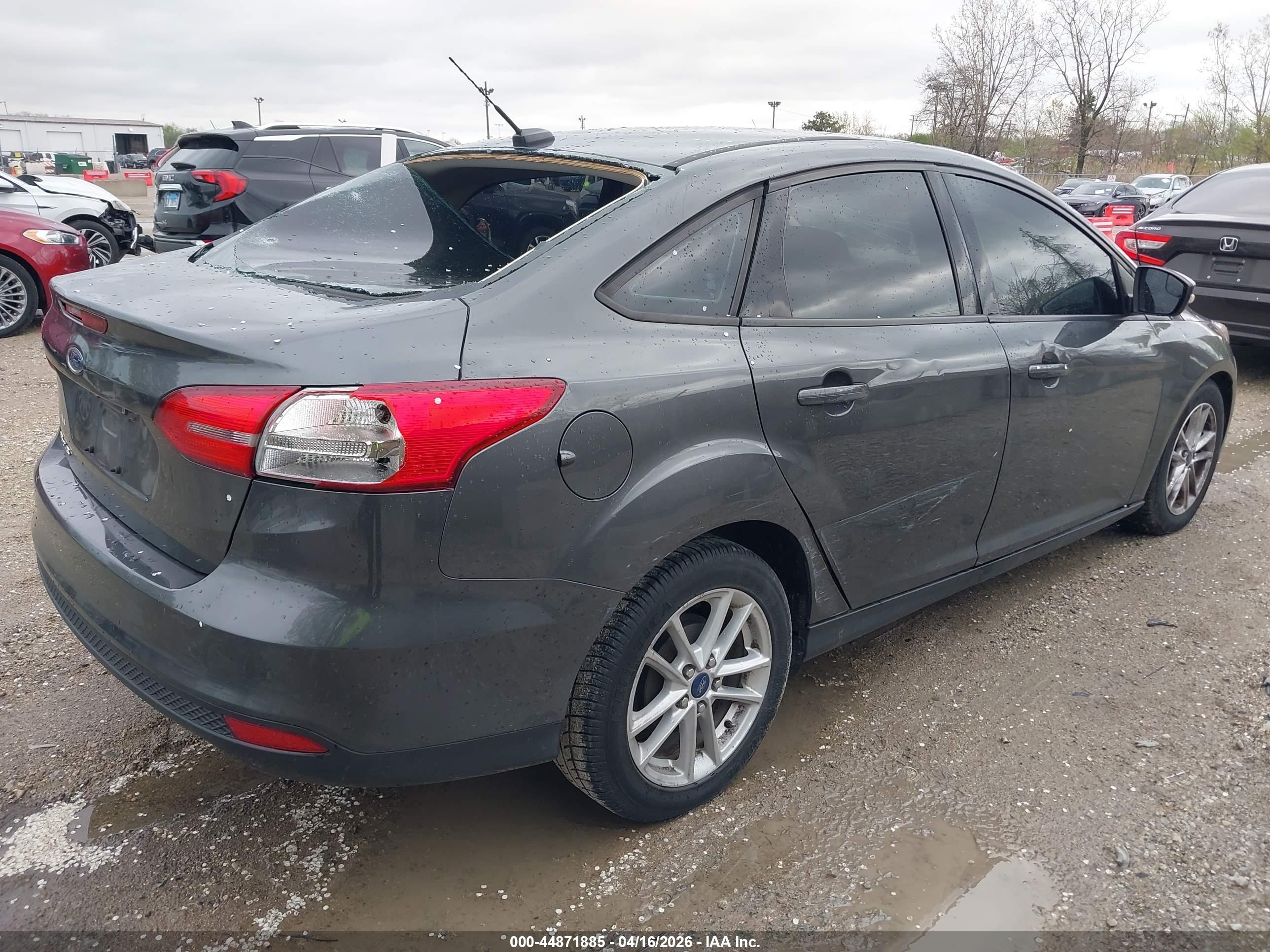 FORD FOCUS image 4