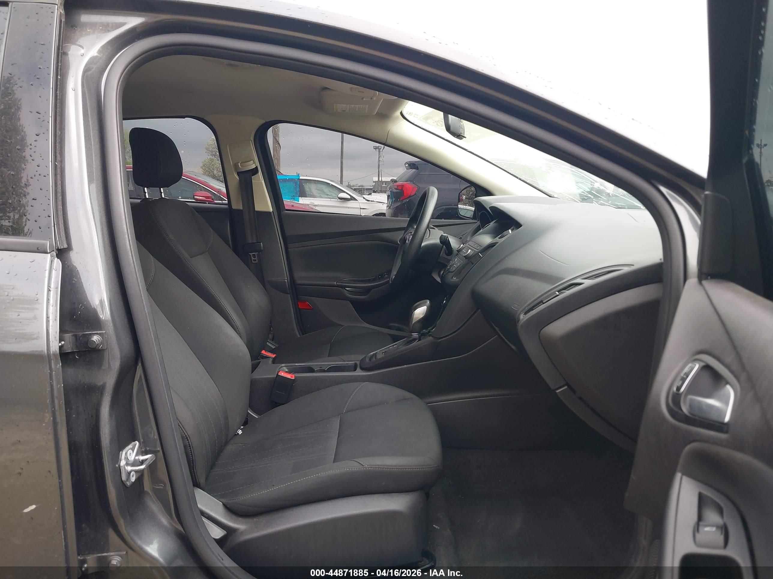 FORD FOCUS image 5