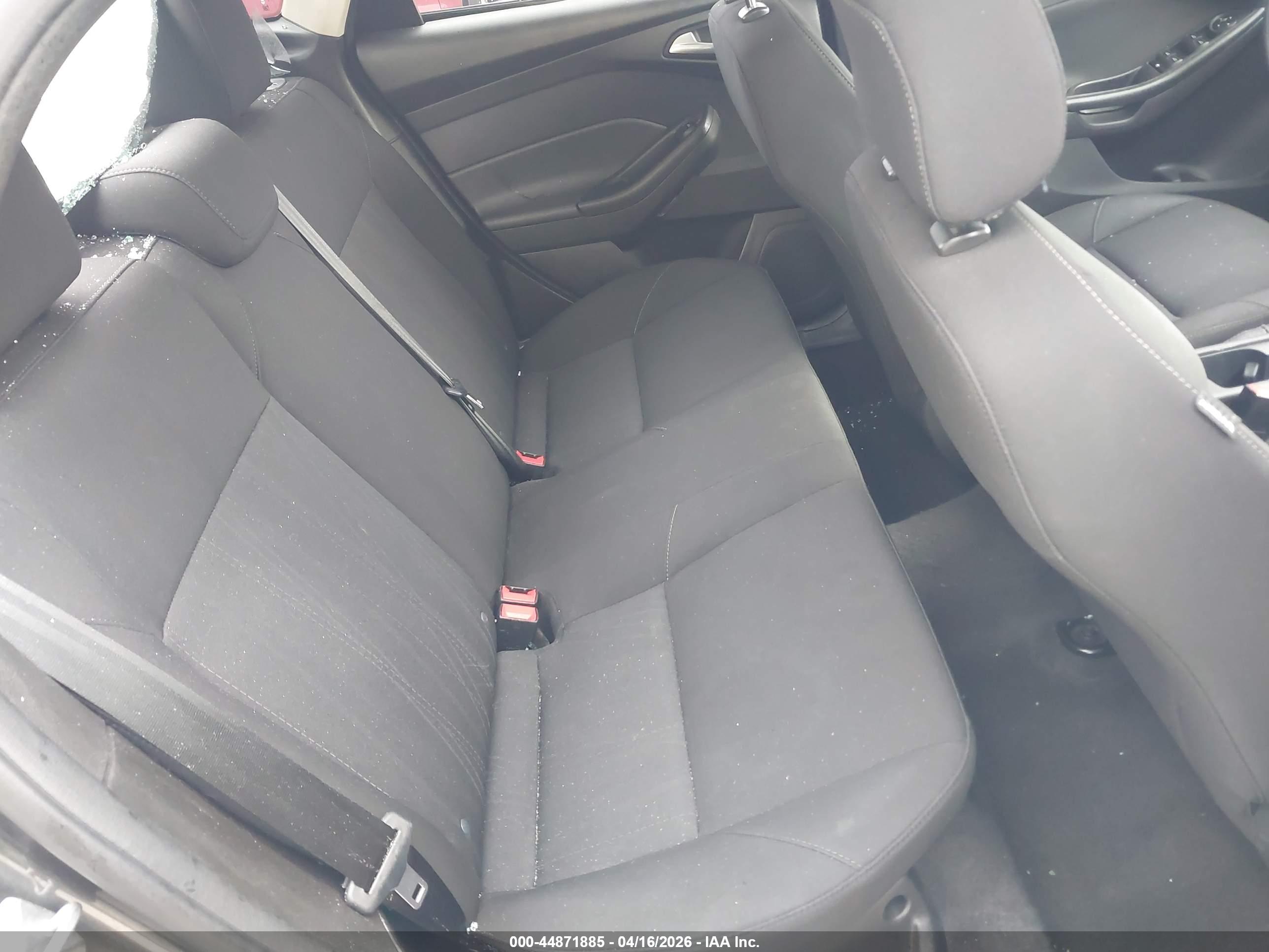 FORD FOCUS image 8