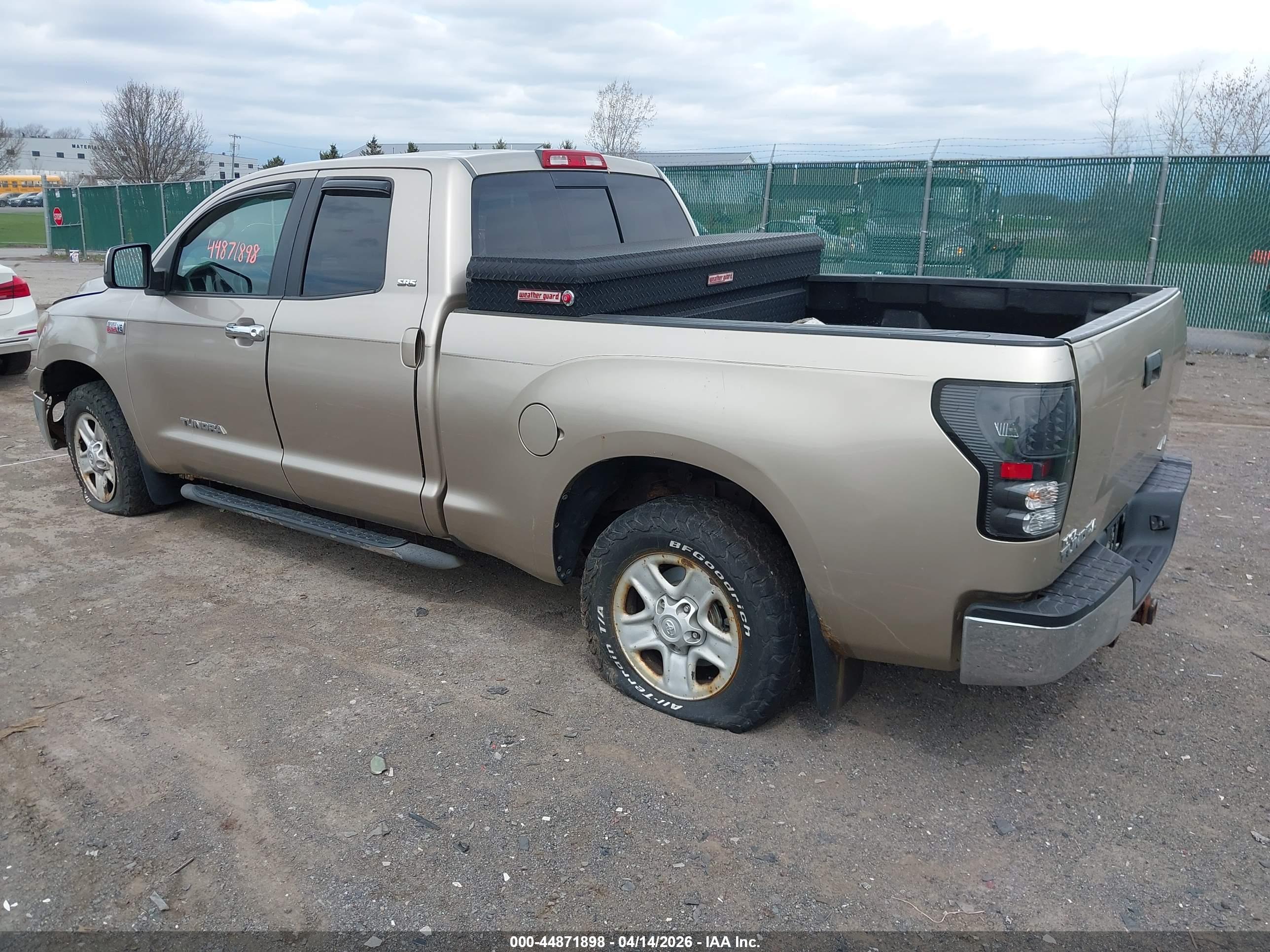 TOYOTA TUNDRA image 3
